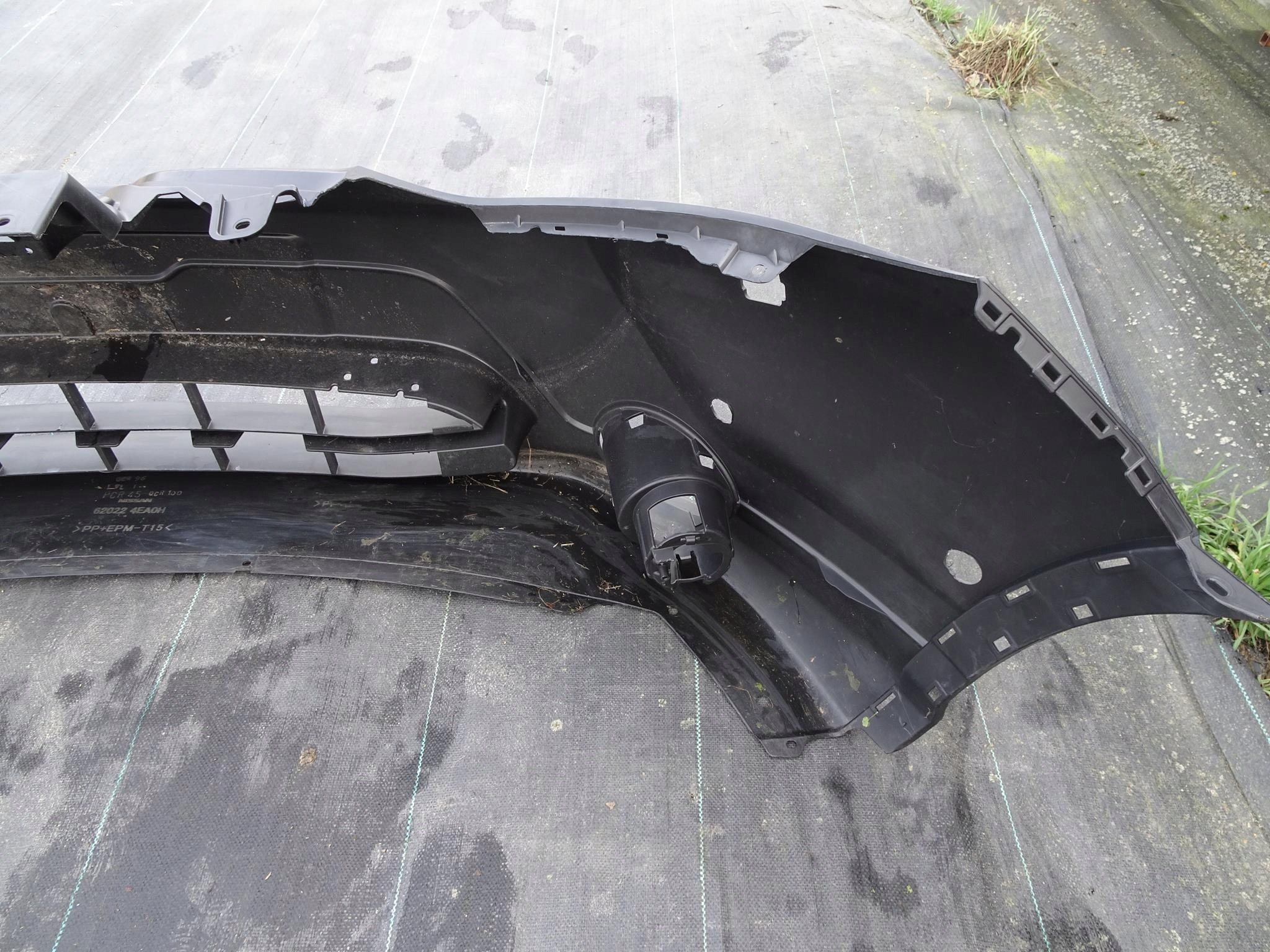 NISSAN QASHQAI II 14- bumper front below PDC and SPRY