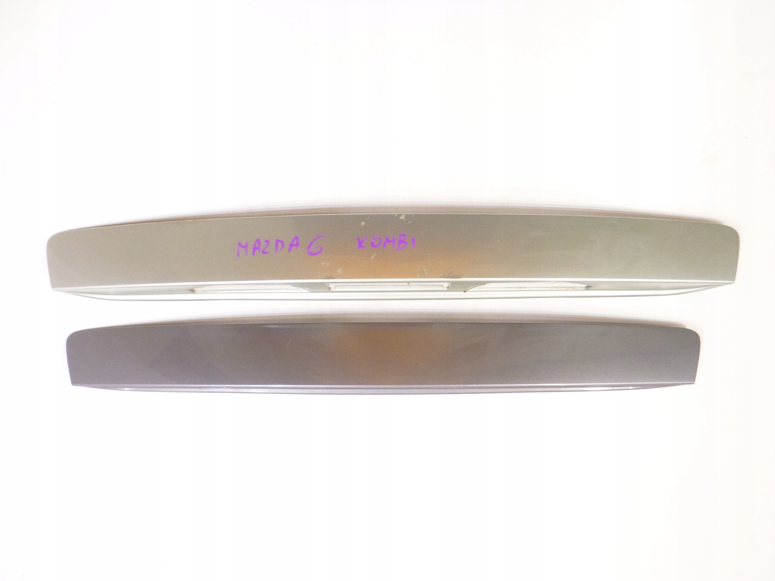 BLENDA LISTWA KLAPY BAGAZNIKA MAZDA 6 2002-2008 KOMBI Producent części Mazda OE