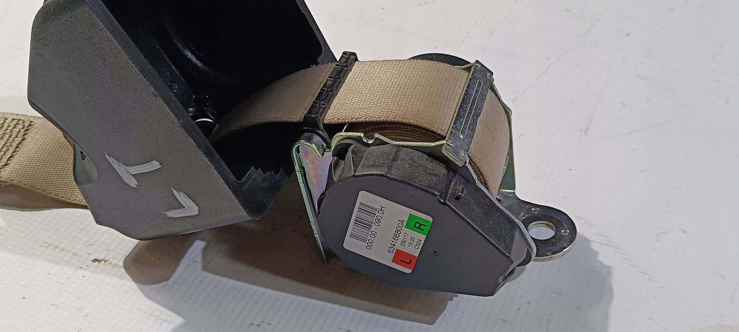 seat belt rear part rear left Maserati Levante 2017
