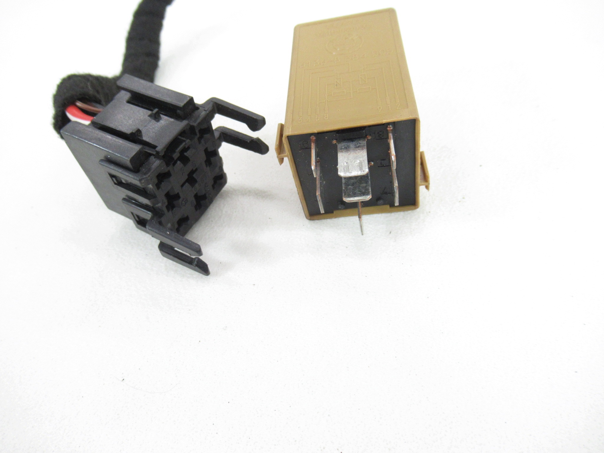 relais wischer BMW e36 e38 e39 e46 e53 e60 e61 e83 connector contact TYCO