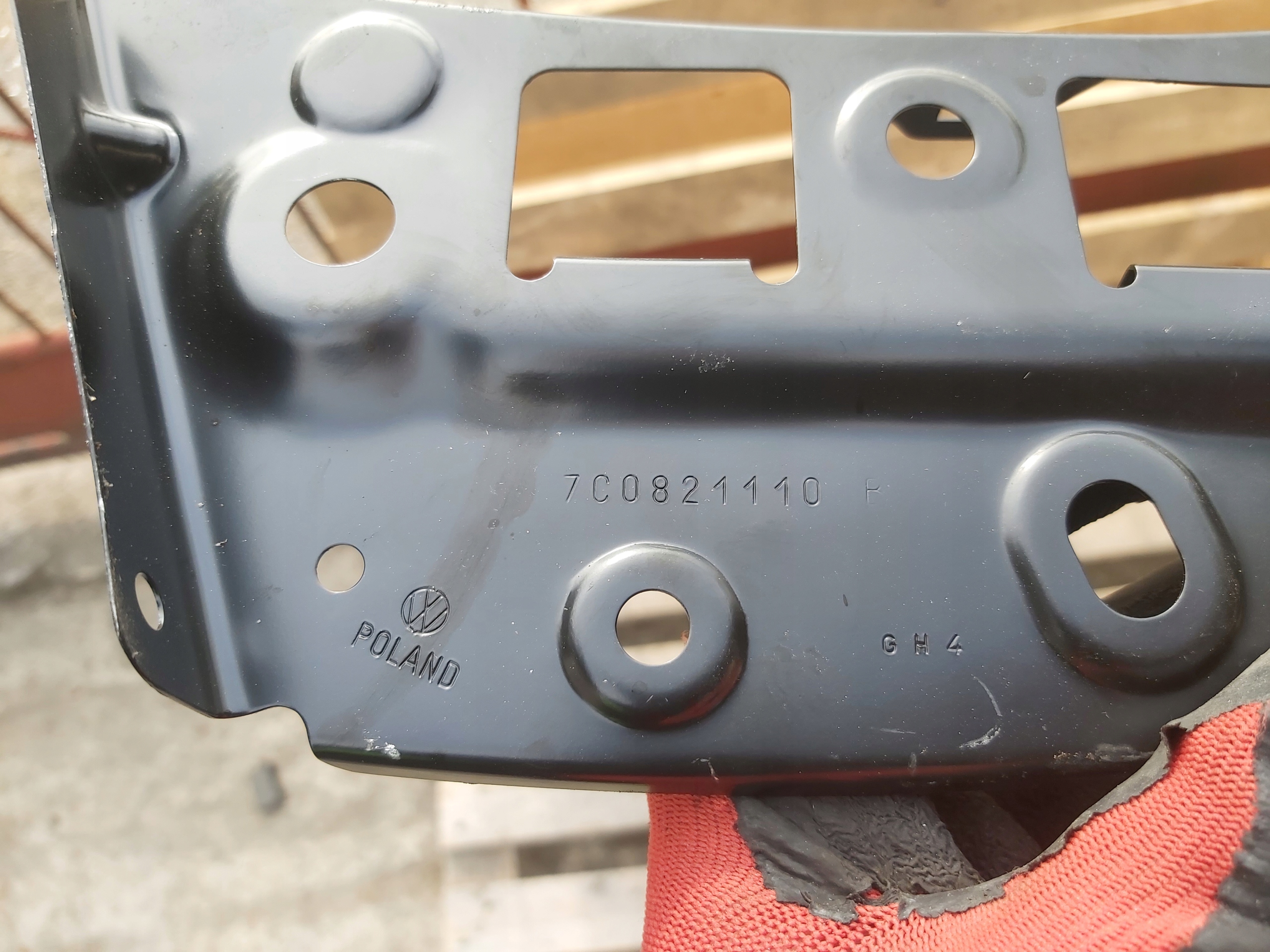 STÜTZE KOTFLÜGEL VW CRAFTER 16 VORNE PR DOL