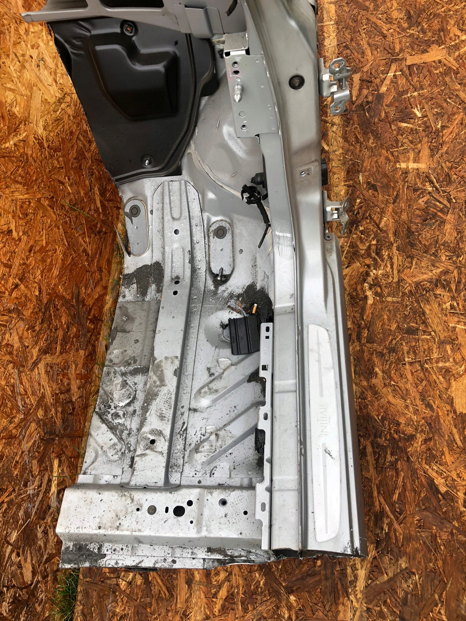 LONGHERONE Destra Anteriore RENAULT LATITUDE