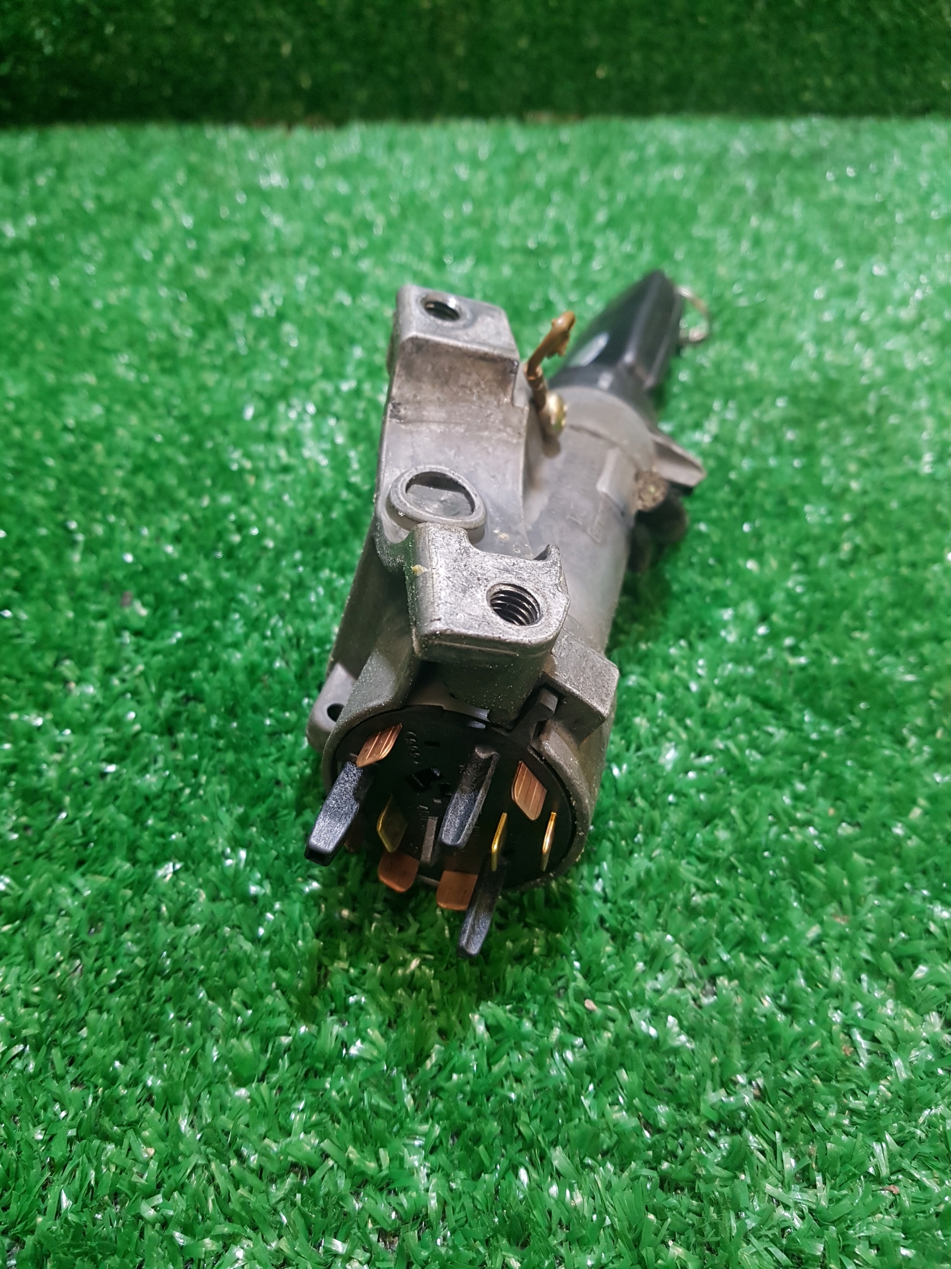 ignition Z KLUCZYKIEM AUDI A4 B5 4B0905851C