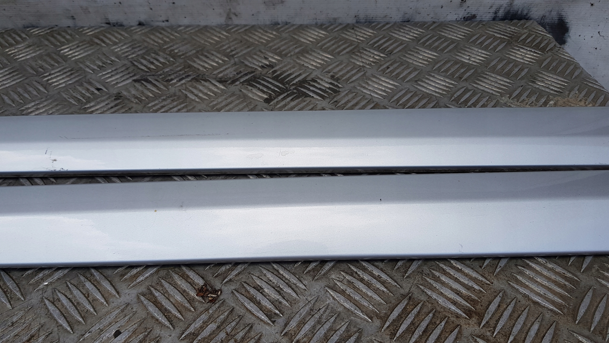 MERCEDES W203 moulding door left right front 744