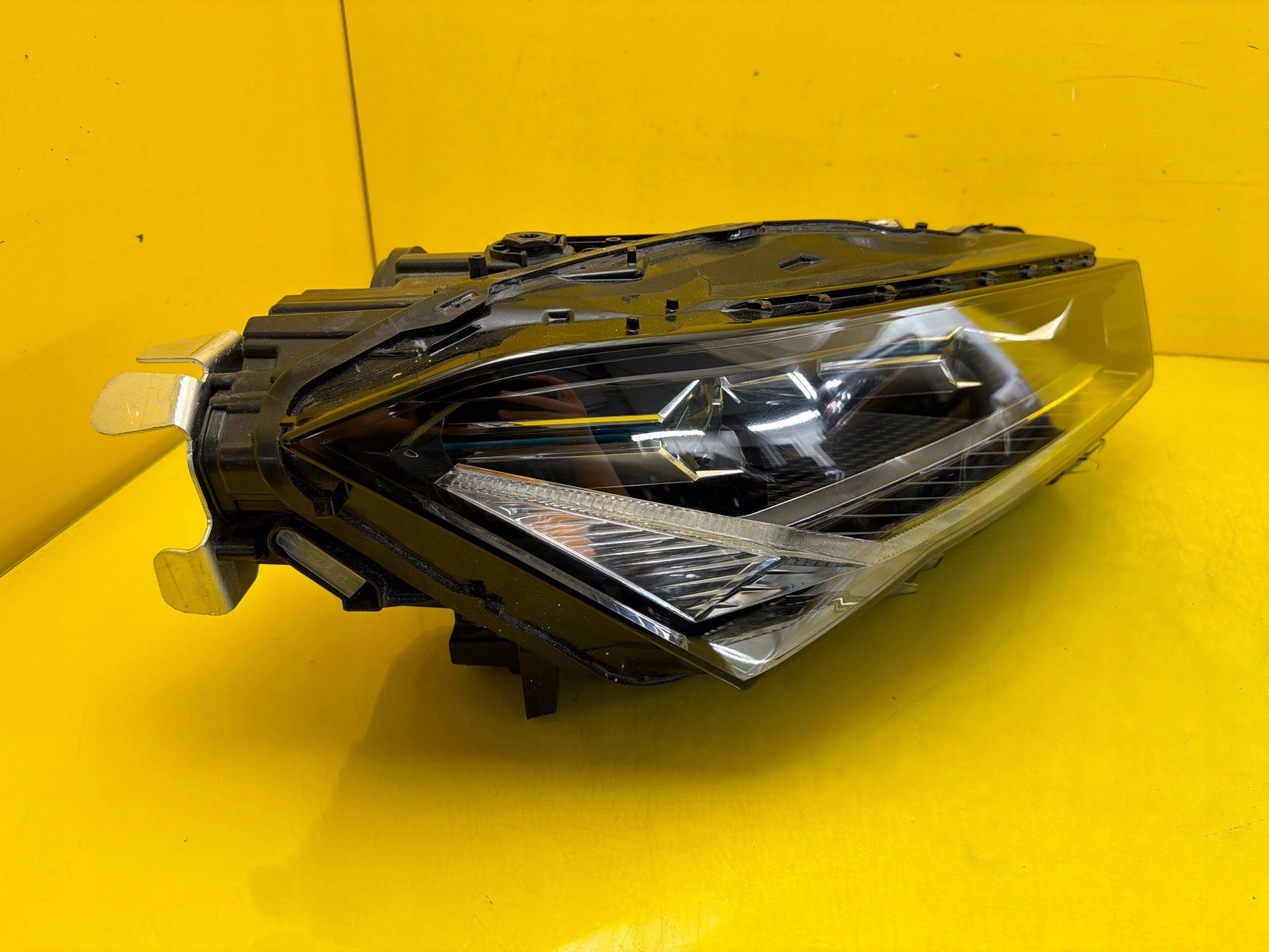 light right Skoda Superb IV 4 Full Led 3P 3P1941016A