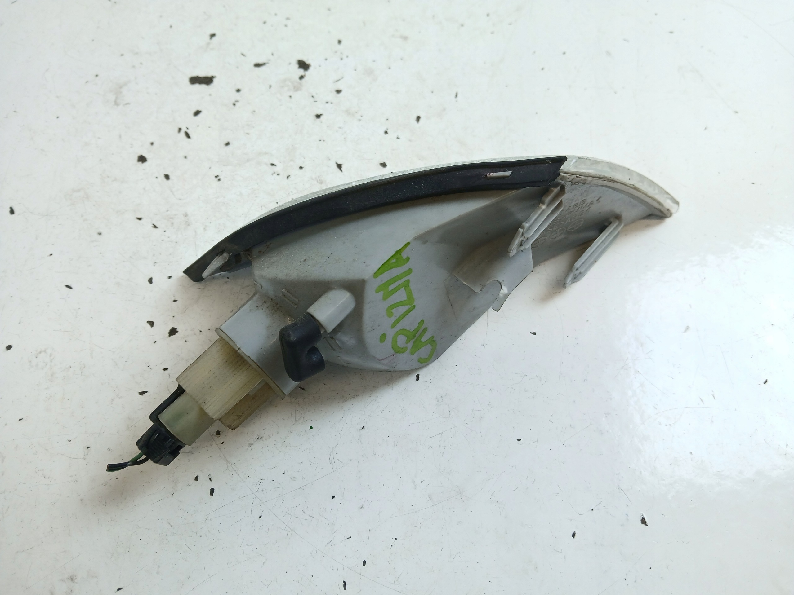 MITSUBISHI CARISMA indicator left