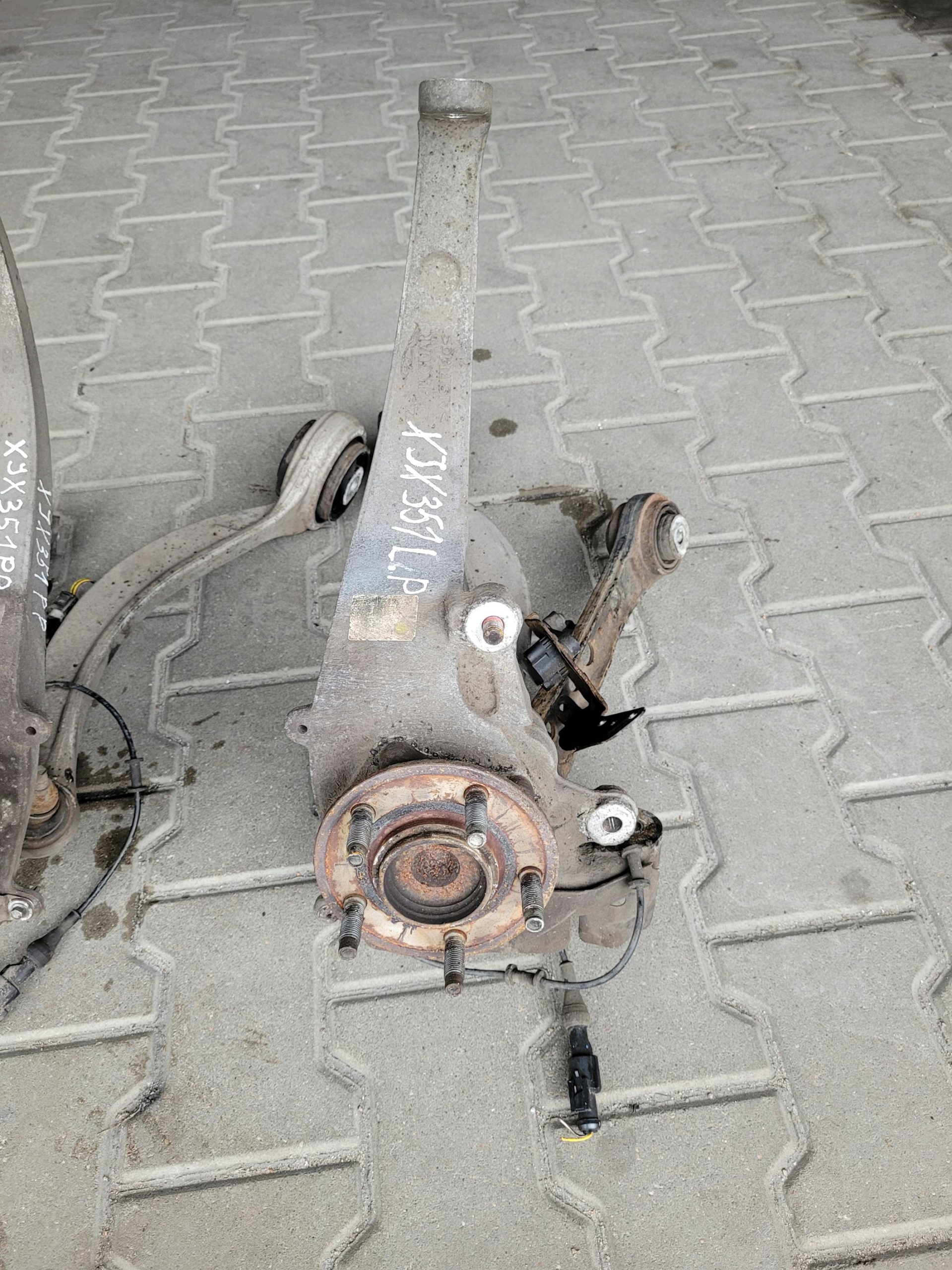 swing front front left right arm JAGUAR XJ IV X351 3.0D