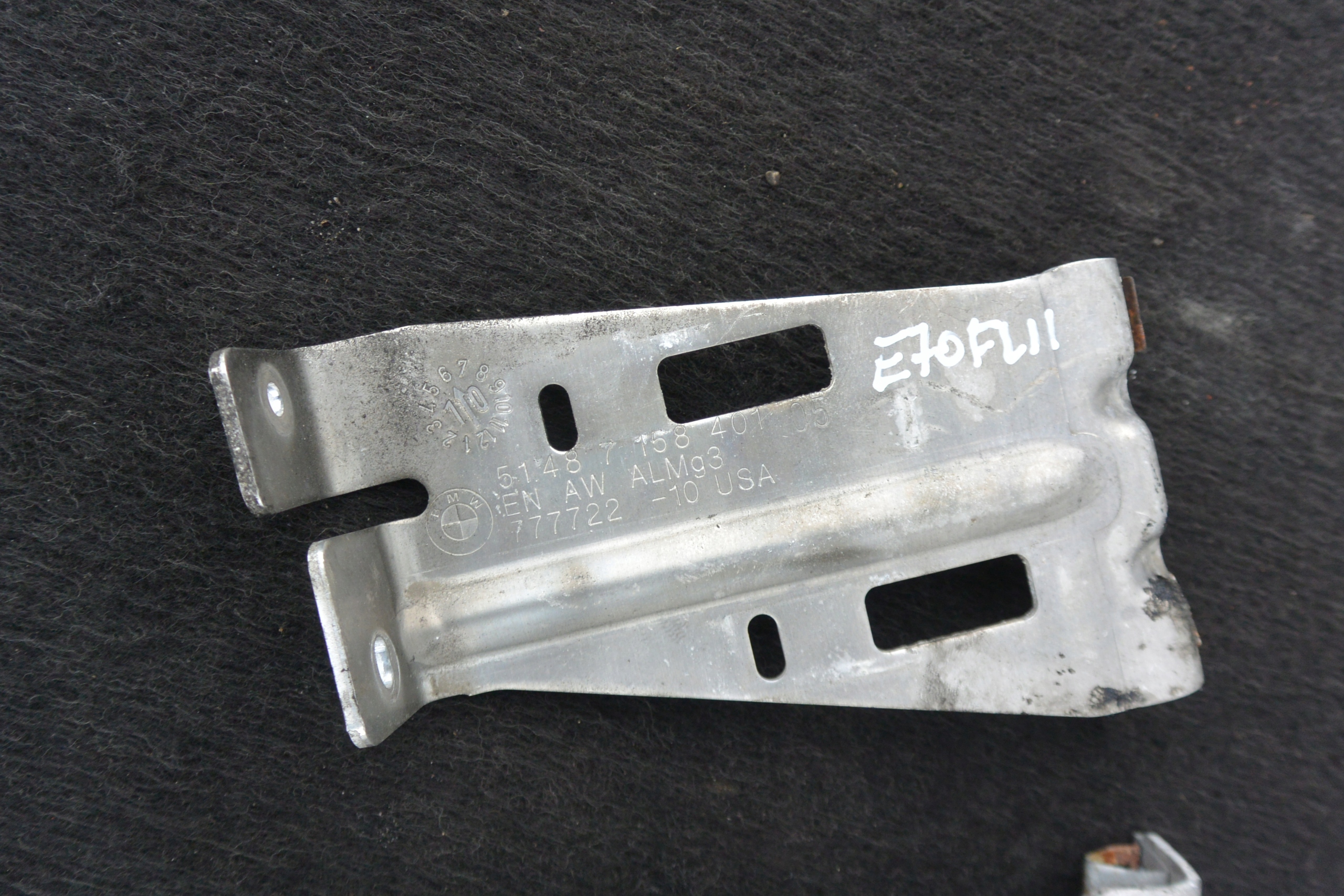 bracket holder covers of the engine KPL BMW X5 E70 X6 E71