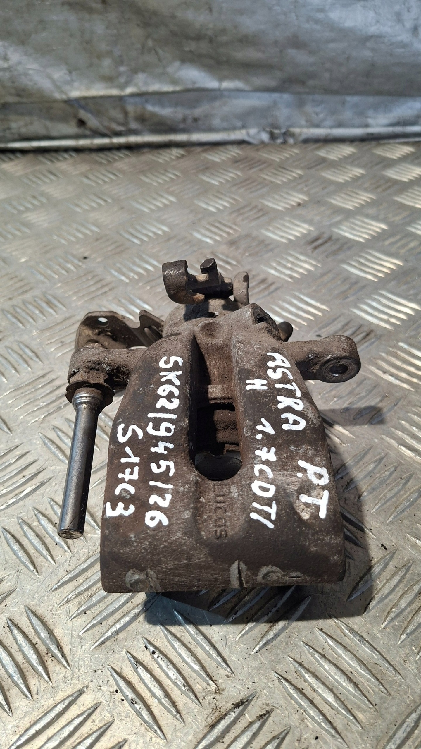 caliper brake right rear part OPEL ASTRA H 1.7CDTI
