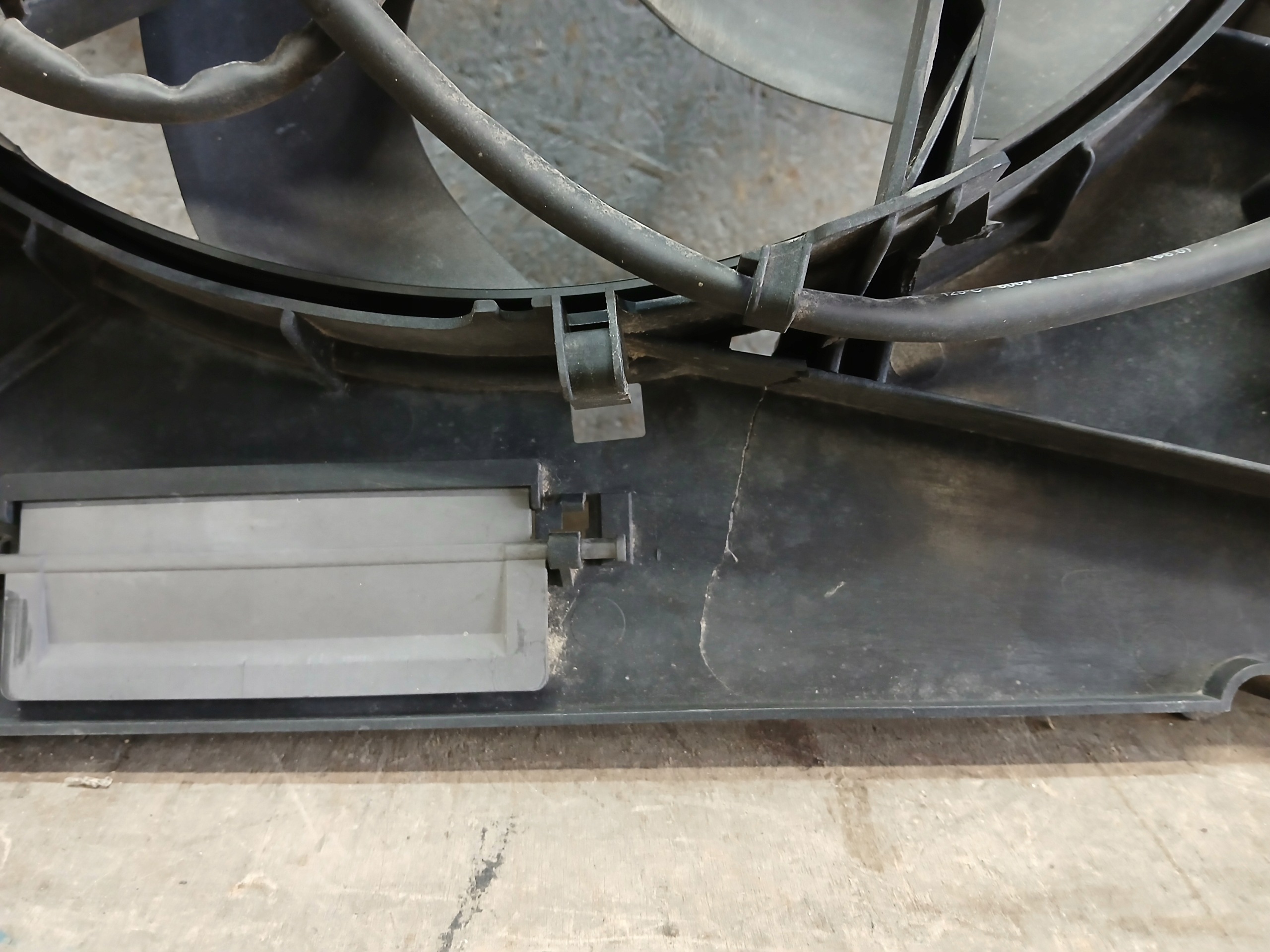 ventilátor chladiče obal LAND ROVER FREELANDER 07- BJ32-8C607-AC