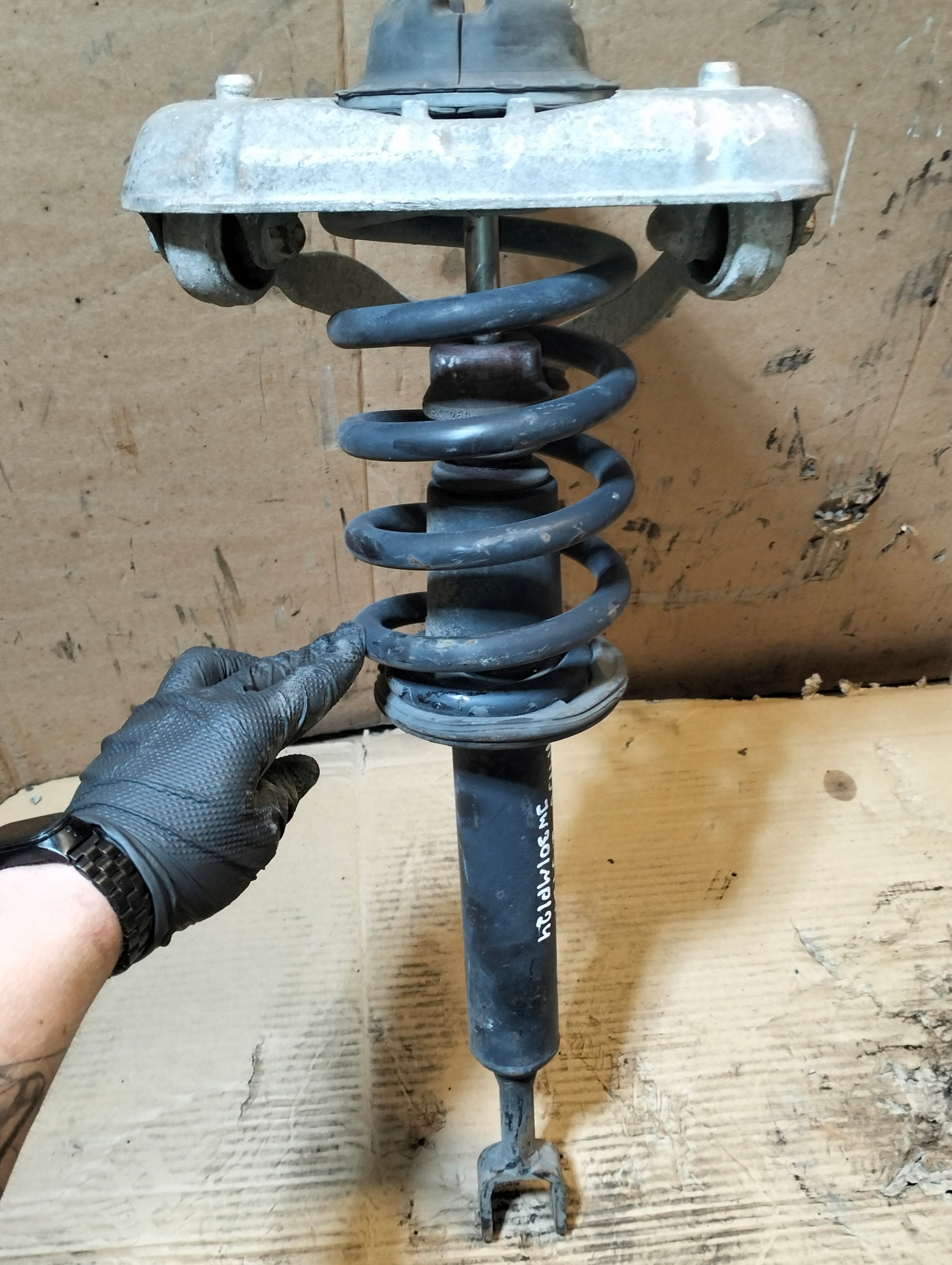 shock absorber front AUDI A4 B6 2.5 TDI KYB 341845
