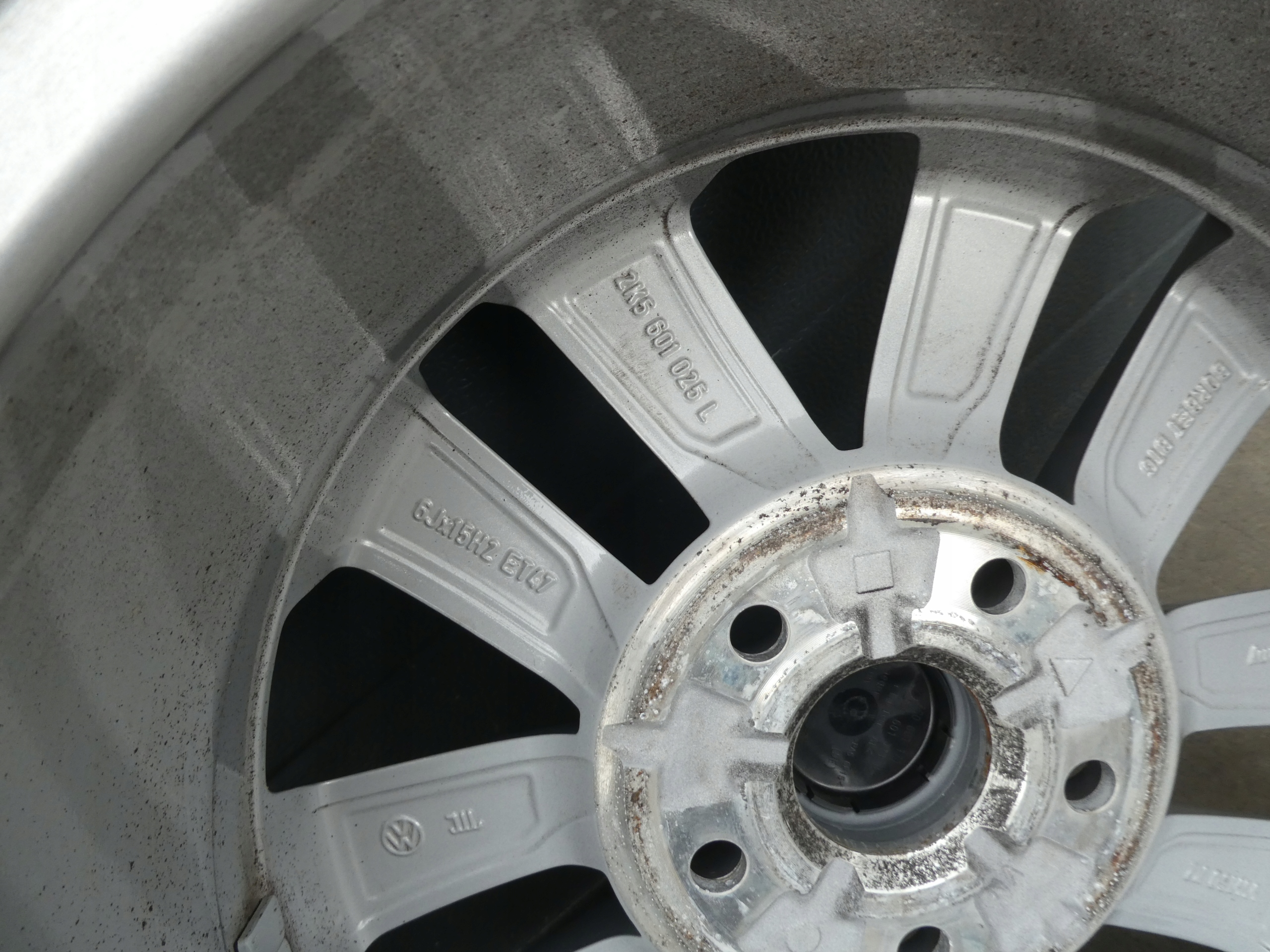 4X discs aluminium disc tyres VW CADDY 2K5601025D 195/65/15 2021/2018R