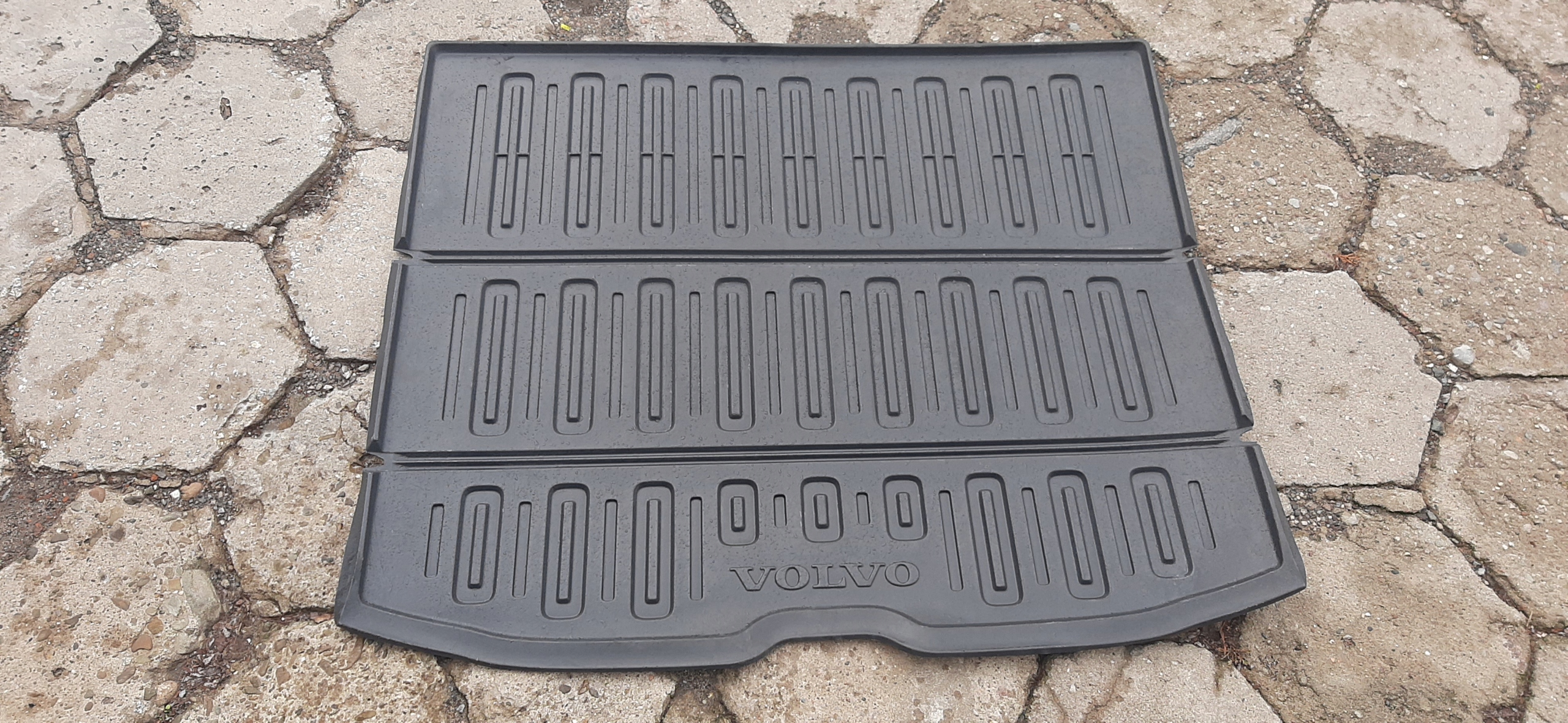 Mata bagażnika VOLVO XC60 od 2010 roku 31426142