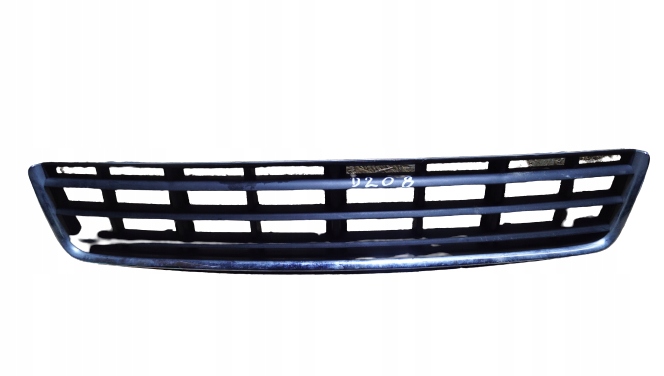 A4 B6 кабриолет решетка бампера средняя 8H0807647