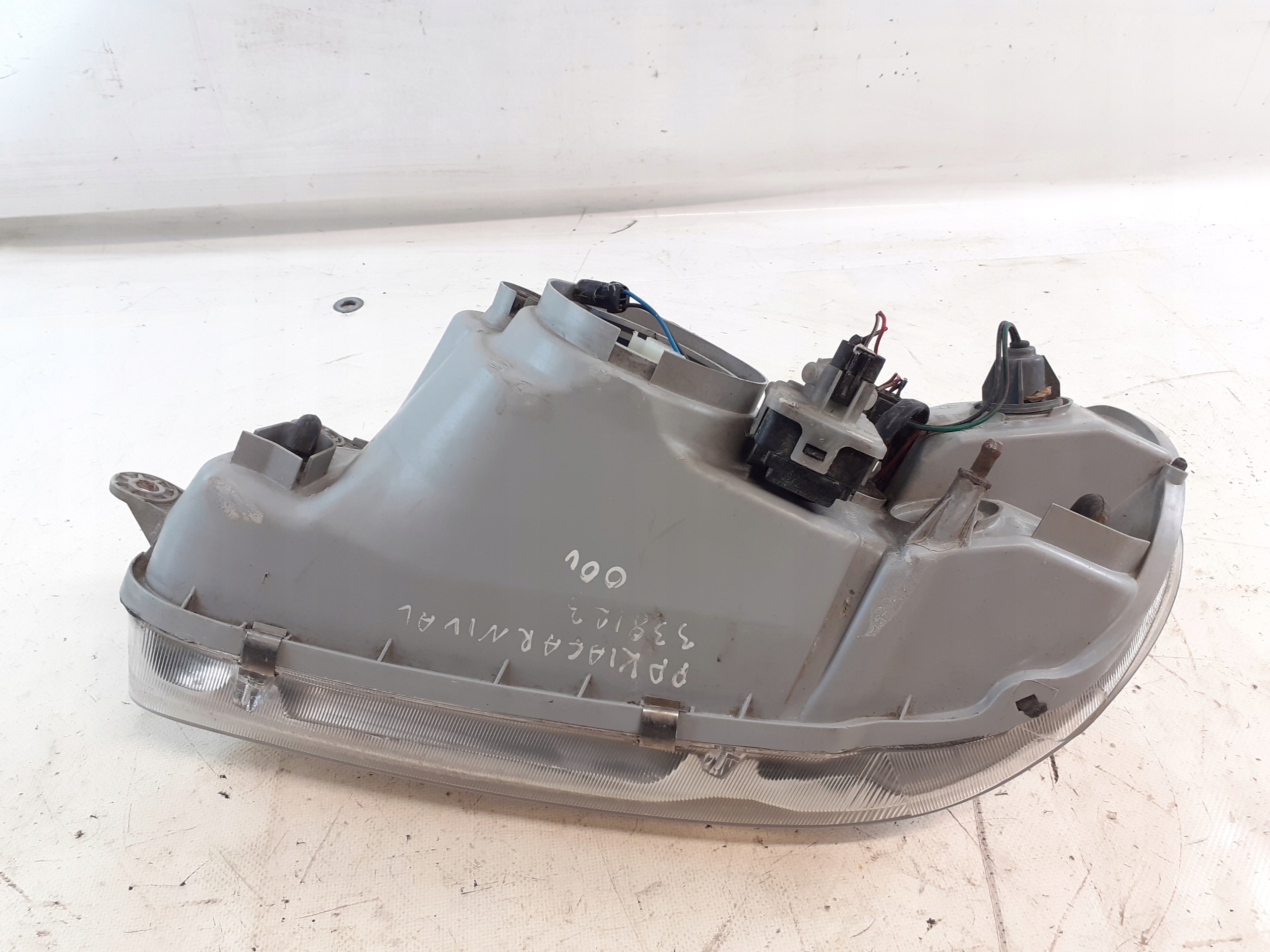REFLEKTOR light right KIA CARNIVAL and