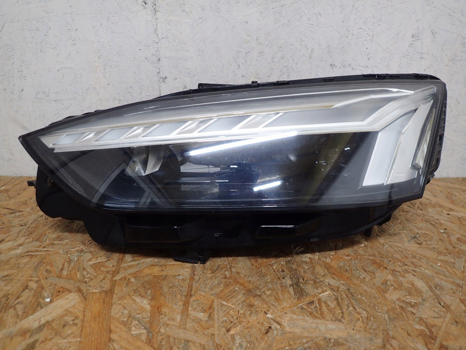 light left REFLEKTOR left FULL LED MATRIX AUDI A5 8W6 LIFT 2020- 8W6941039