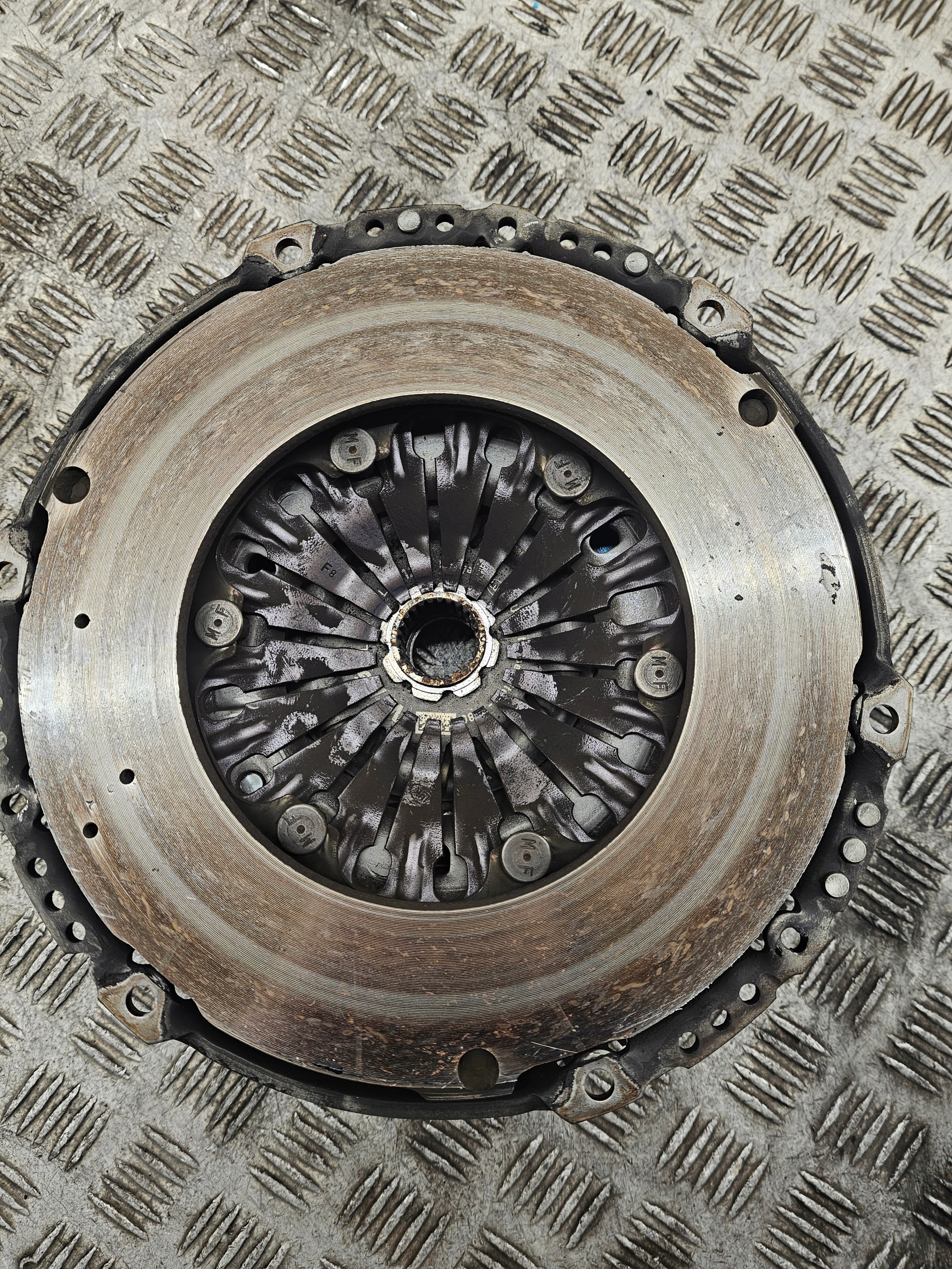 OE VAG clutch VW CRAFTER 2,0 TDI 16- 04L141015P