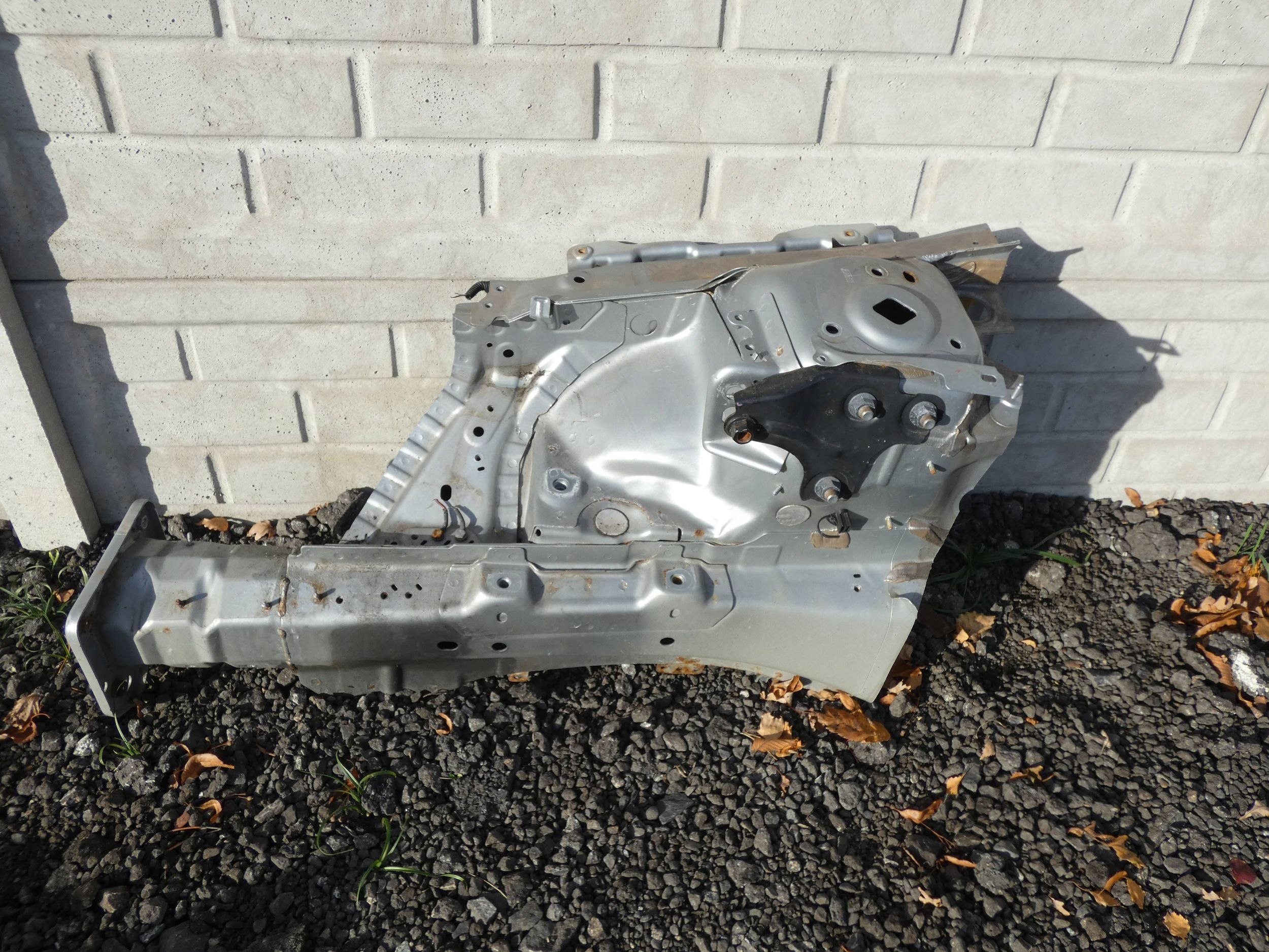 VOLVO V60 S60 II LIFT 13- quarter right right front