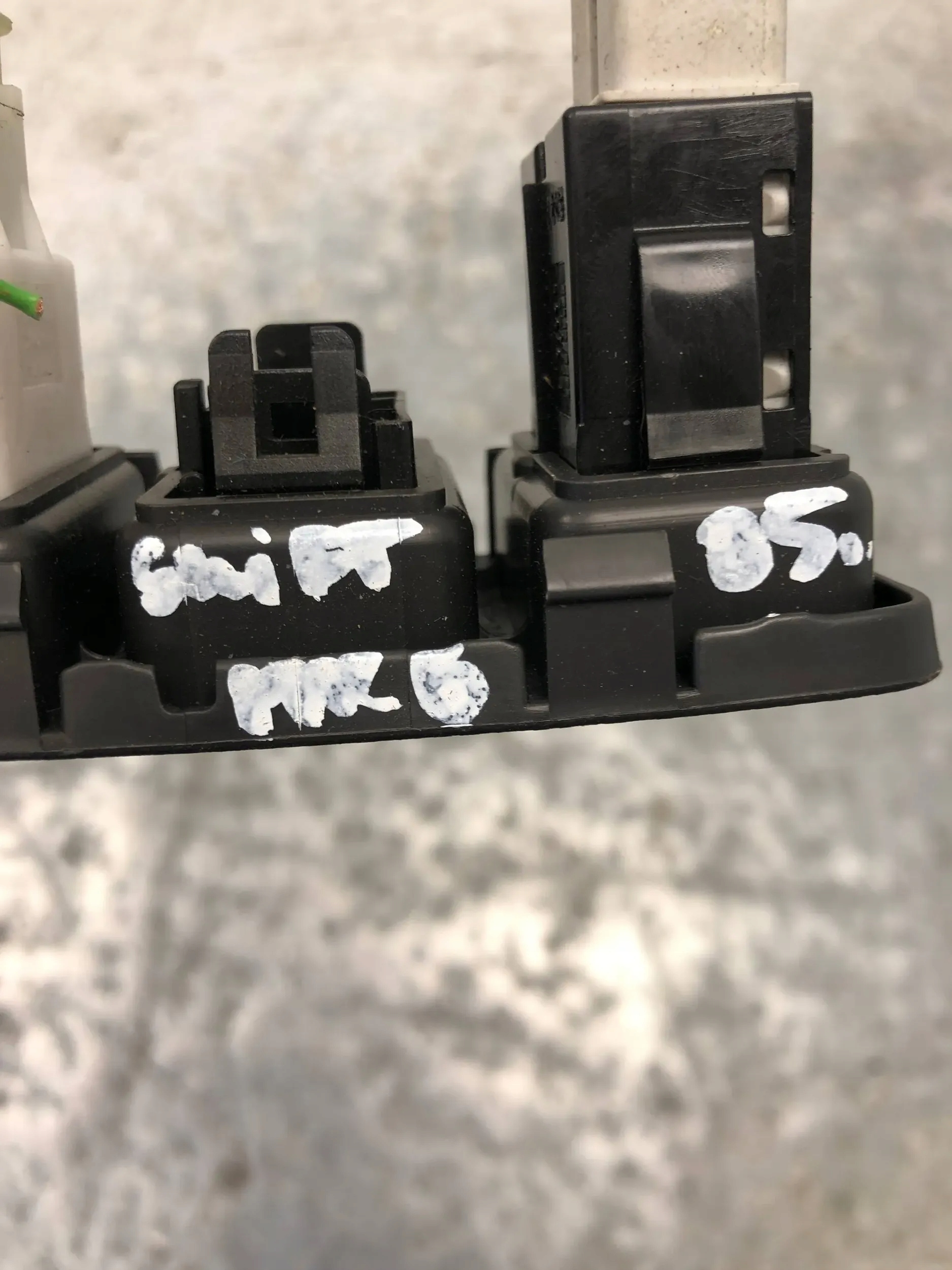 boutons feux SUZUKI SWIFT MK6 73312-62J10