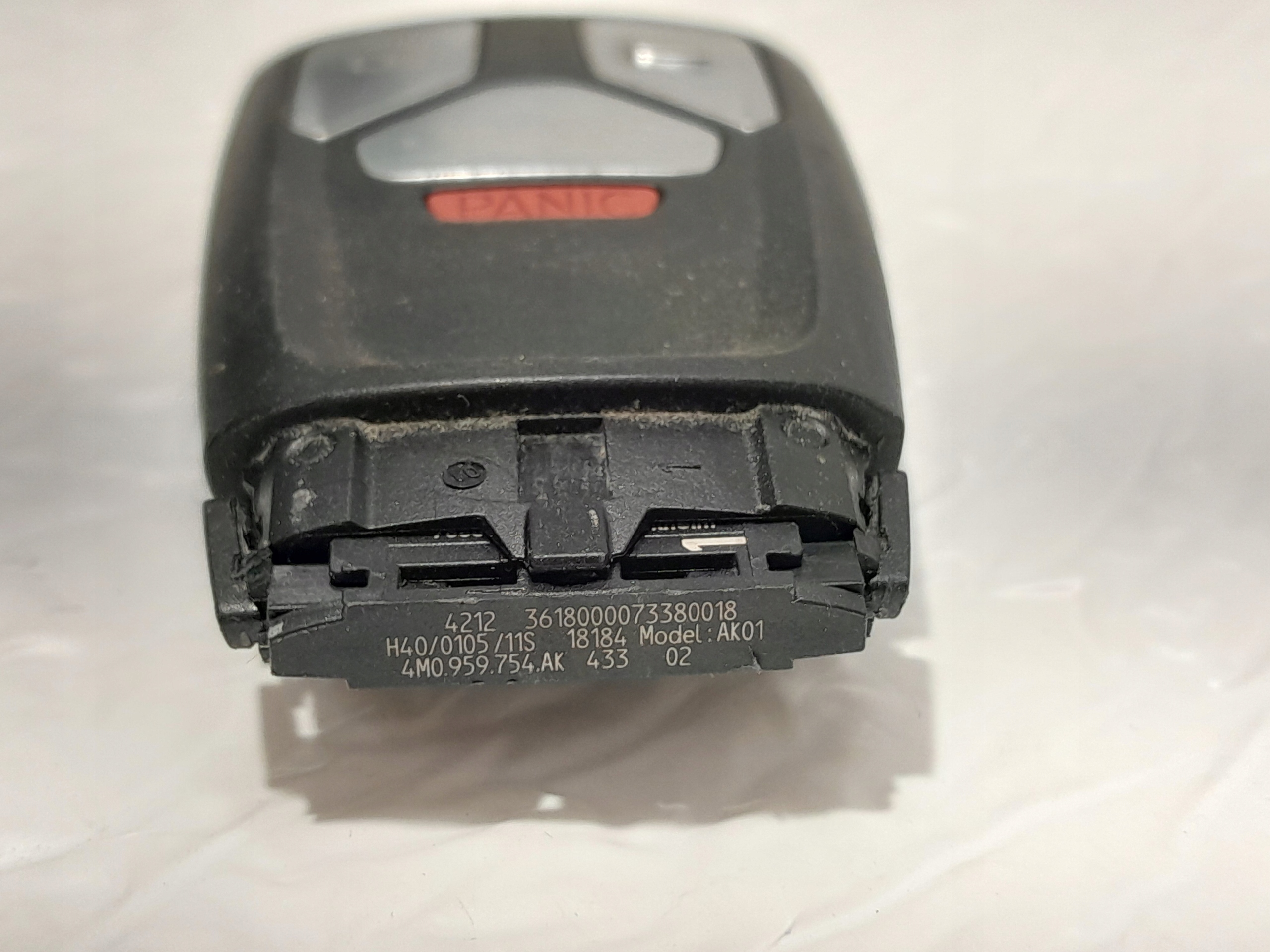 AUDI A4 B9 key PILOT 4M0959754AK