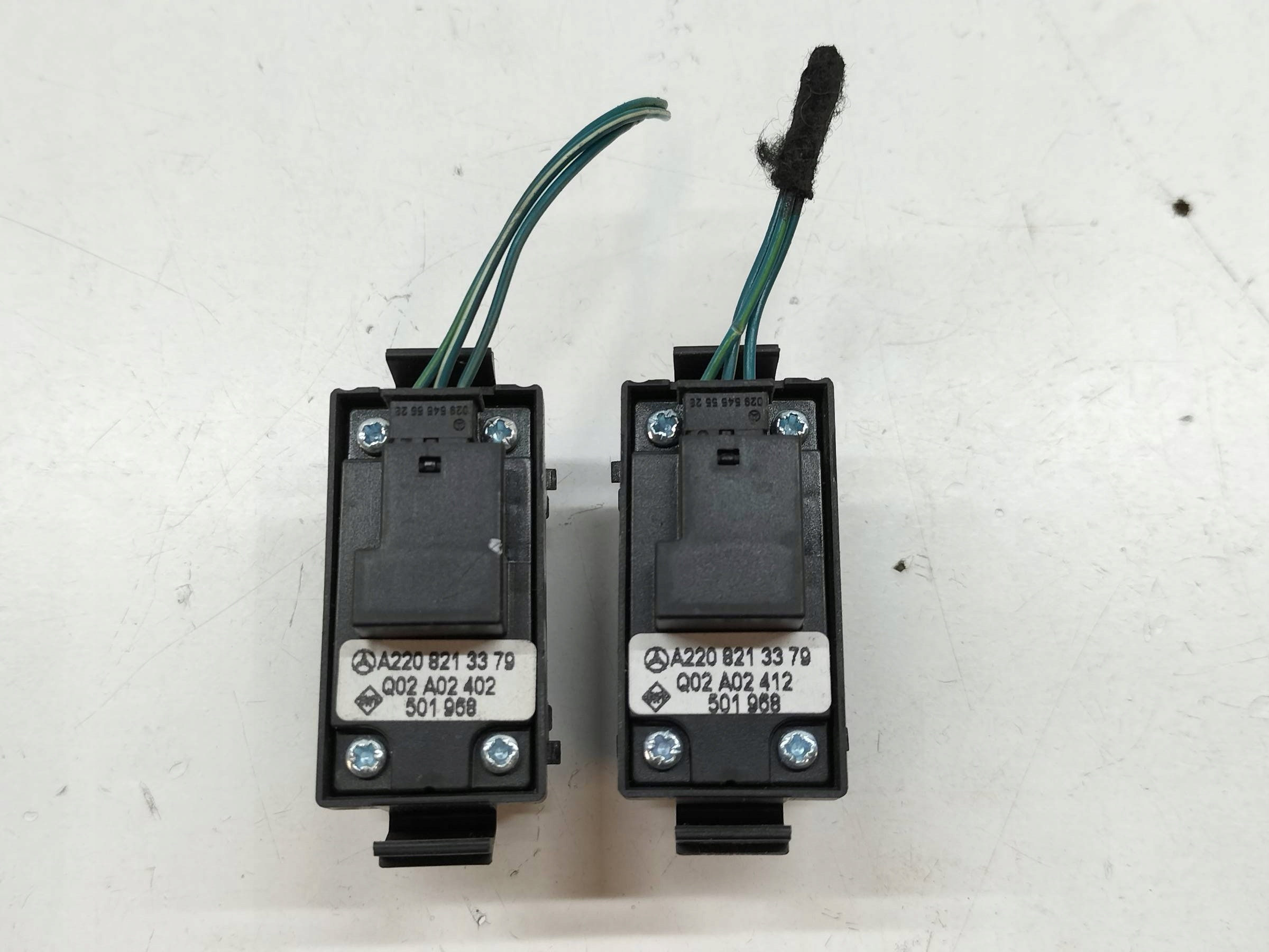 window control switch left front rear part A2208213379 Mercedes-Benz S-klasa IV W220