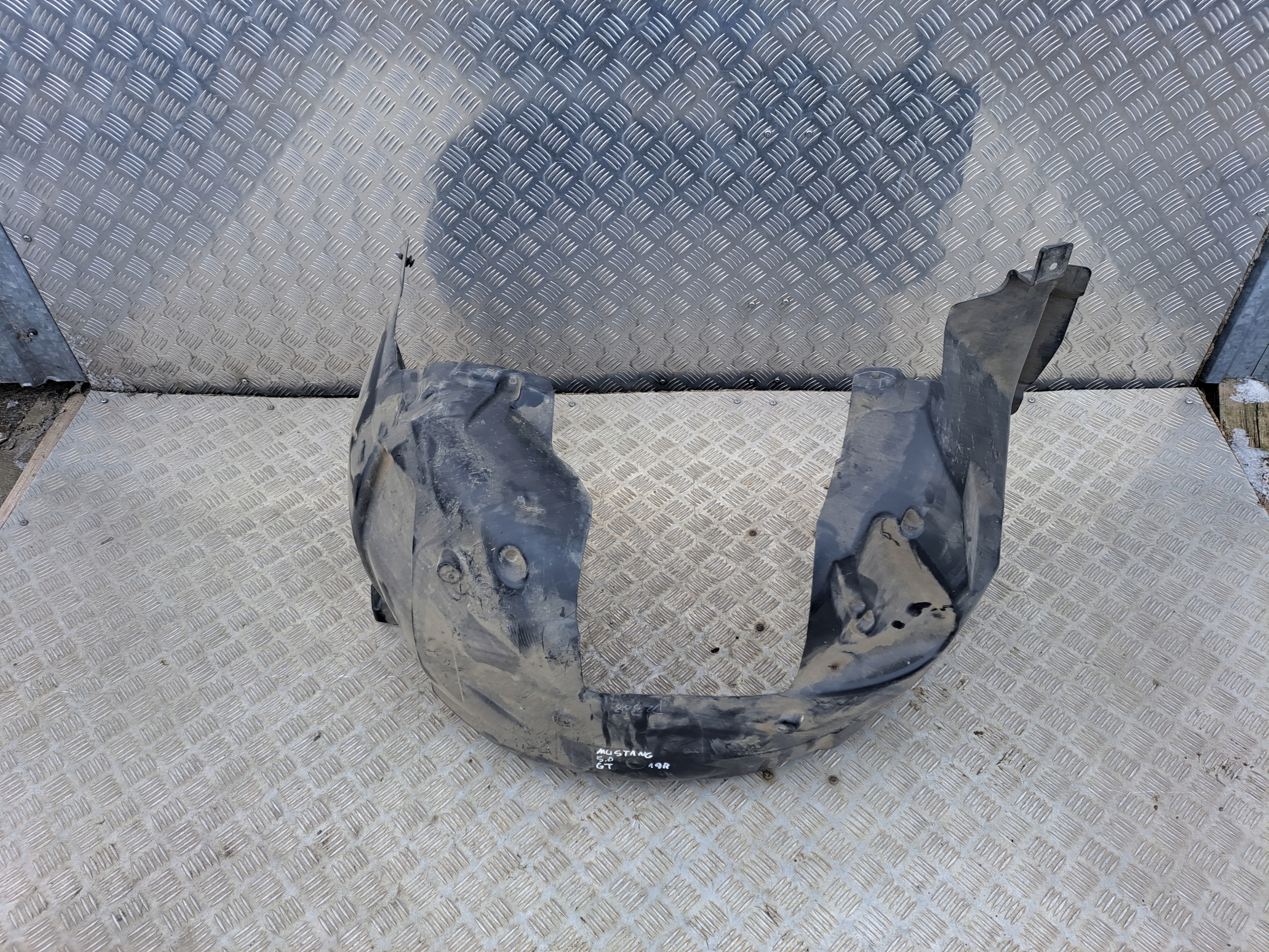 FORD MUSTANG GT 5.0 2019 R NADKOLE LEWE PRZÓD Typ samochodu Samochody osobowe