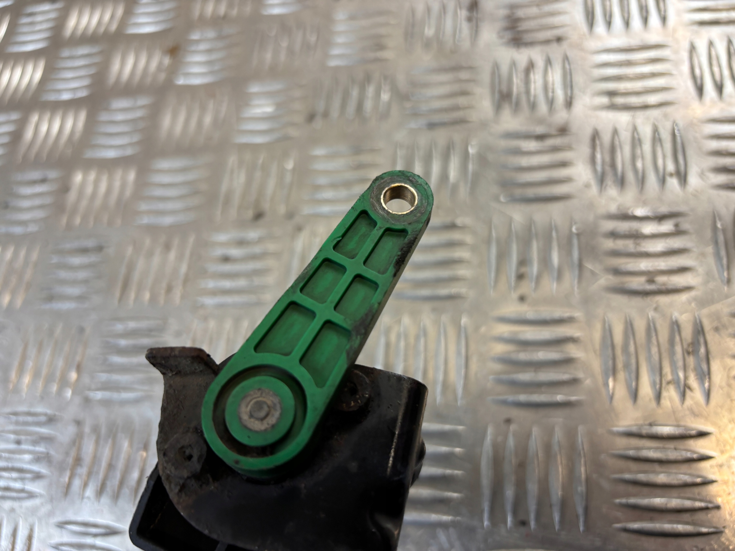 Sensor poziomowania Leuchten Audi A6 C6 przedlift 4F0907503