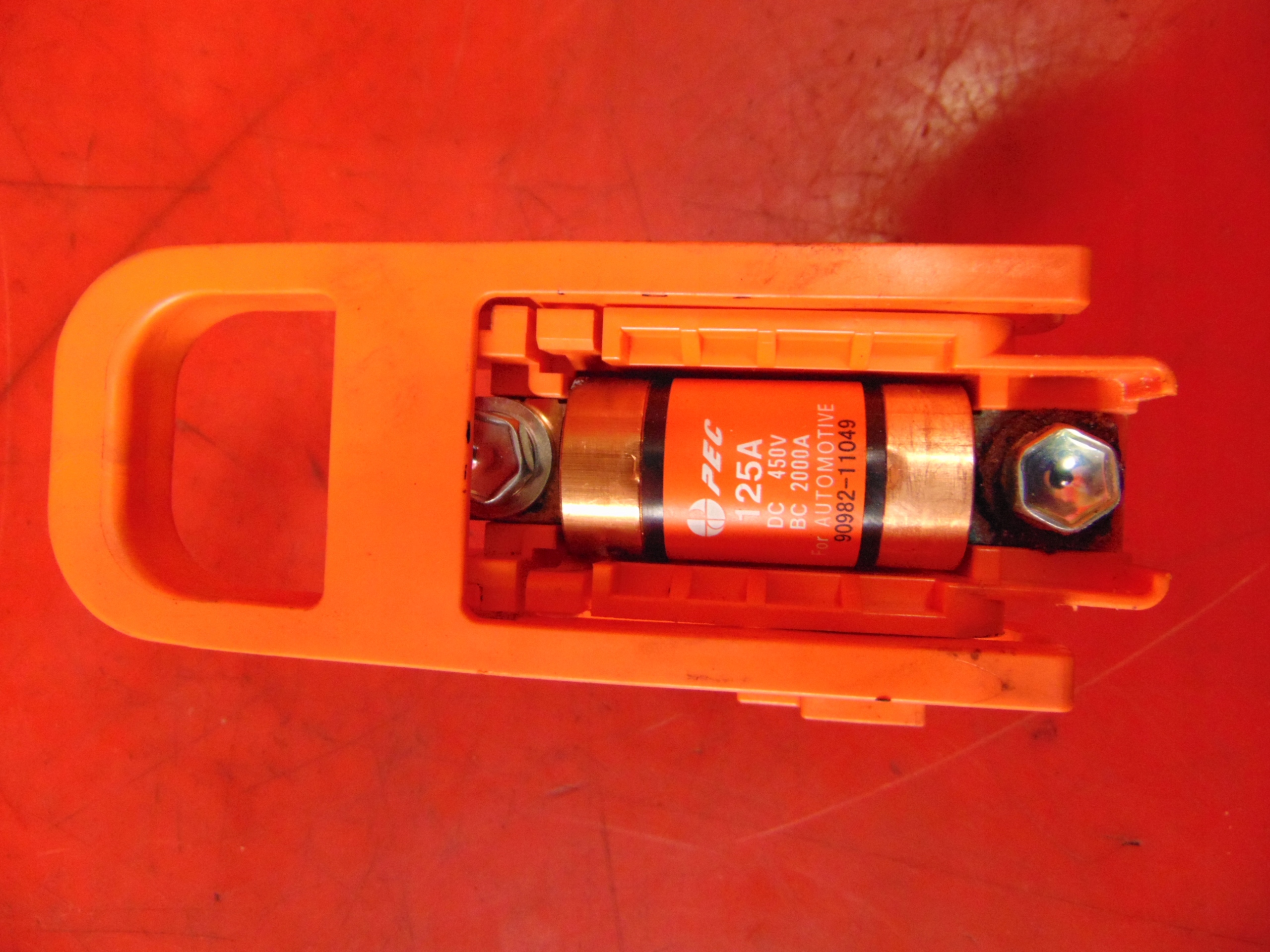 3Q3 1.5 - TOYOTA PRIUS 2 II W20 предохранитель 90982-11049