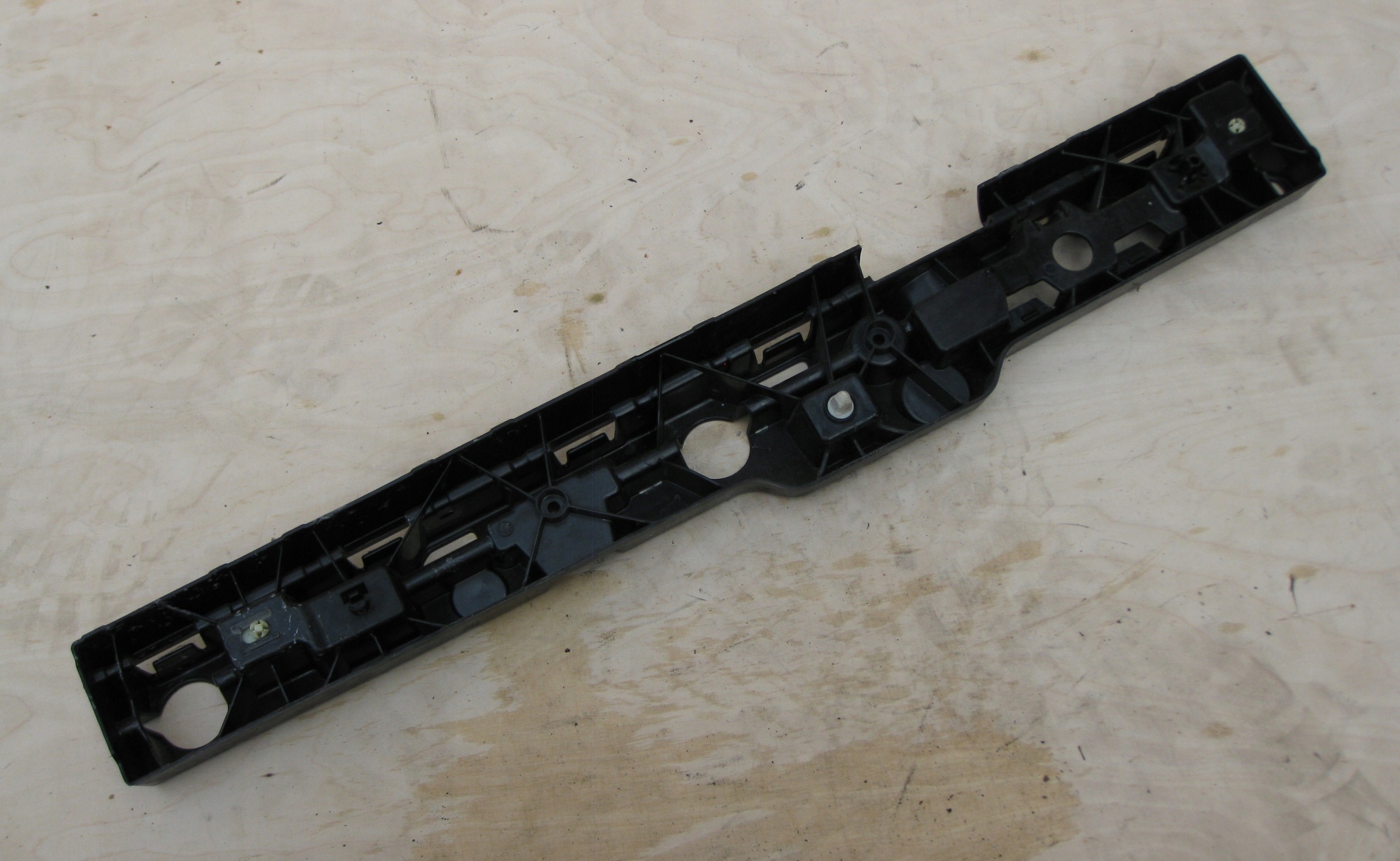 BMW 5 G30 3.0D 19R Support Console Support plaque Jupes Droite 7387346