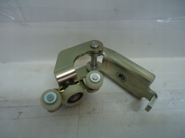 ROLKA ŚRODKOWA LEWA DRZWI BOCZNYCH SUWANYCH MERCEDES SPRINTER ANGLIK Producent części Inny