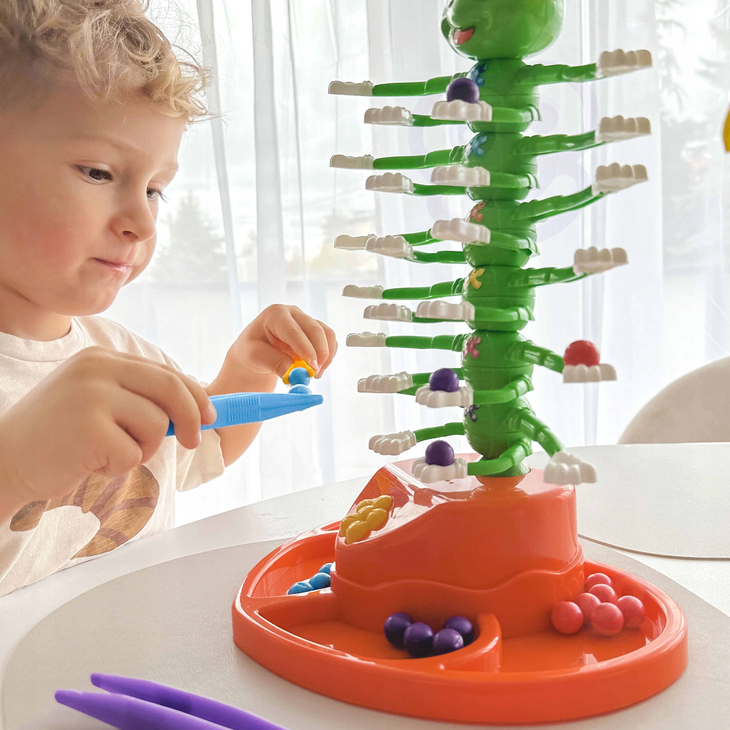 TAŃCZĄCA STONOGA GRA ZRĘCZNOŚCIOWA RODZINNA KULKI GĄSIENICA ROBACZEK WOOPIE Materiał plastik