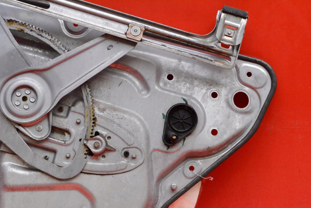 window regulator left rear part EU 30661067 VOLVO V70 3 III 00-05