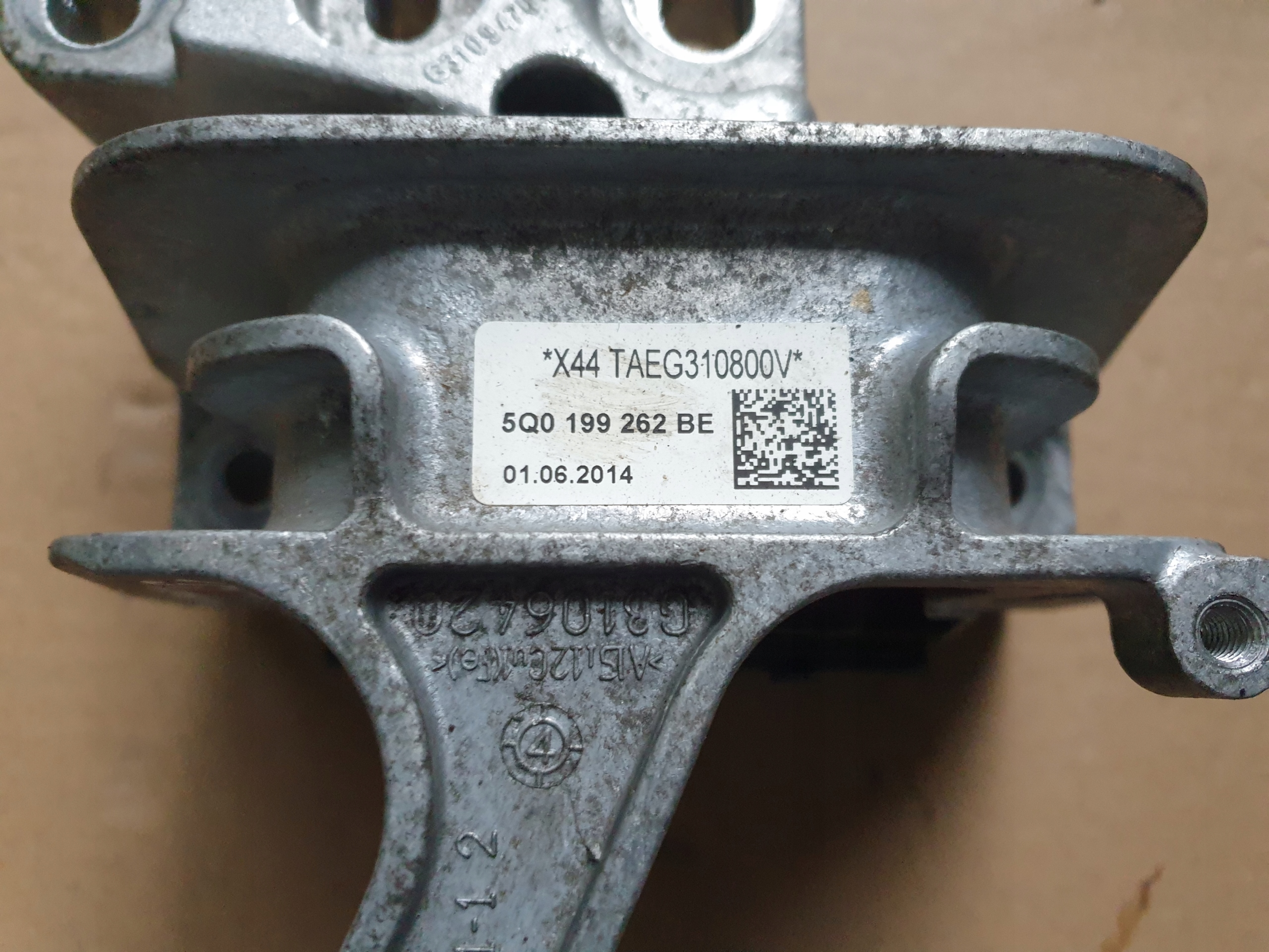 holder engine mount SEAT LEON III GOLF VII 1.4 TSI 5Q0199262BE