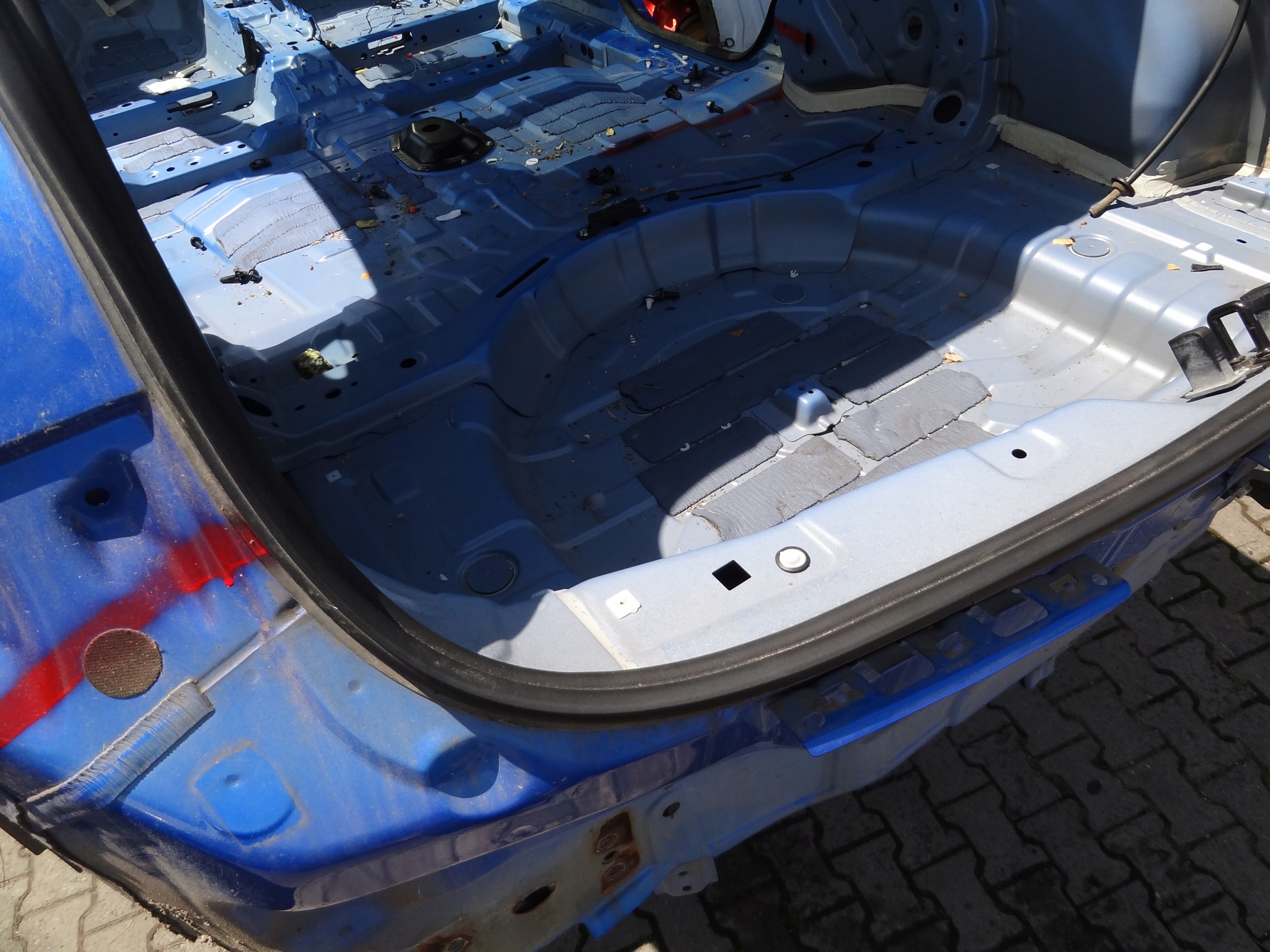 DFSK FENGON 5 2019 PAS TYLNY Z PODLOGA SCIANA TYLNA ORYGINAL