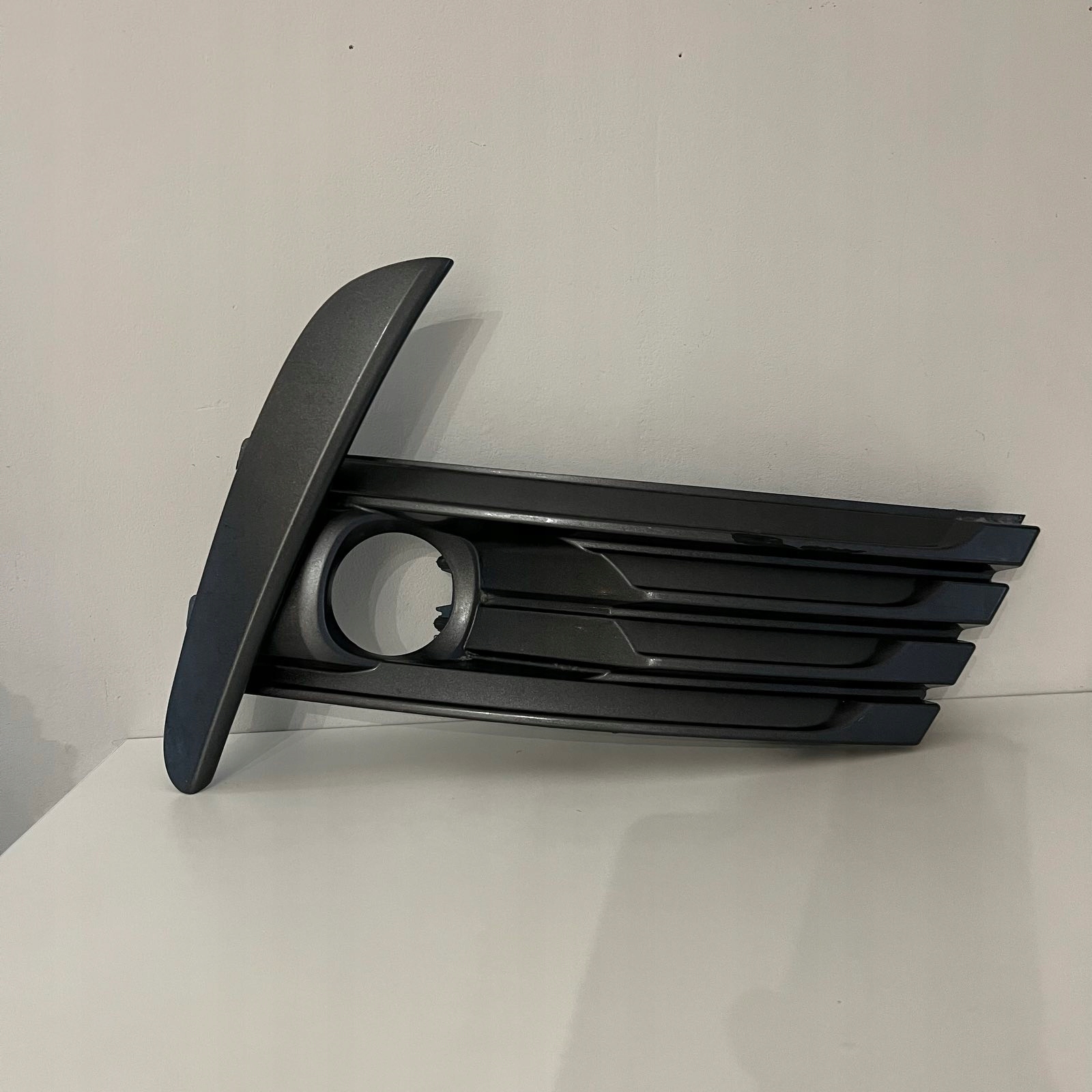 TOYOTA COROLLA XI LIFT 2016-2019 grid right front 81481-02630