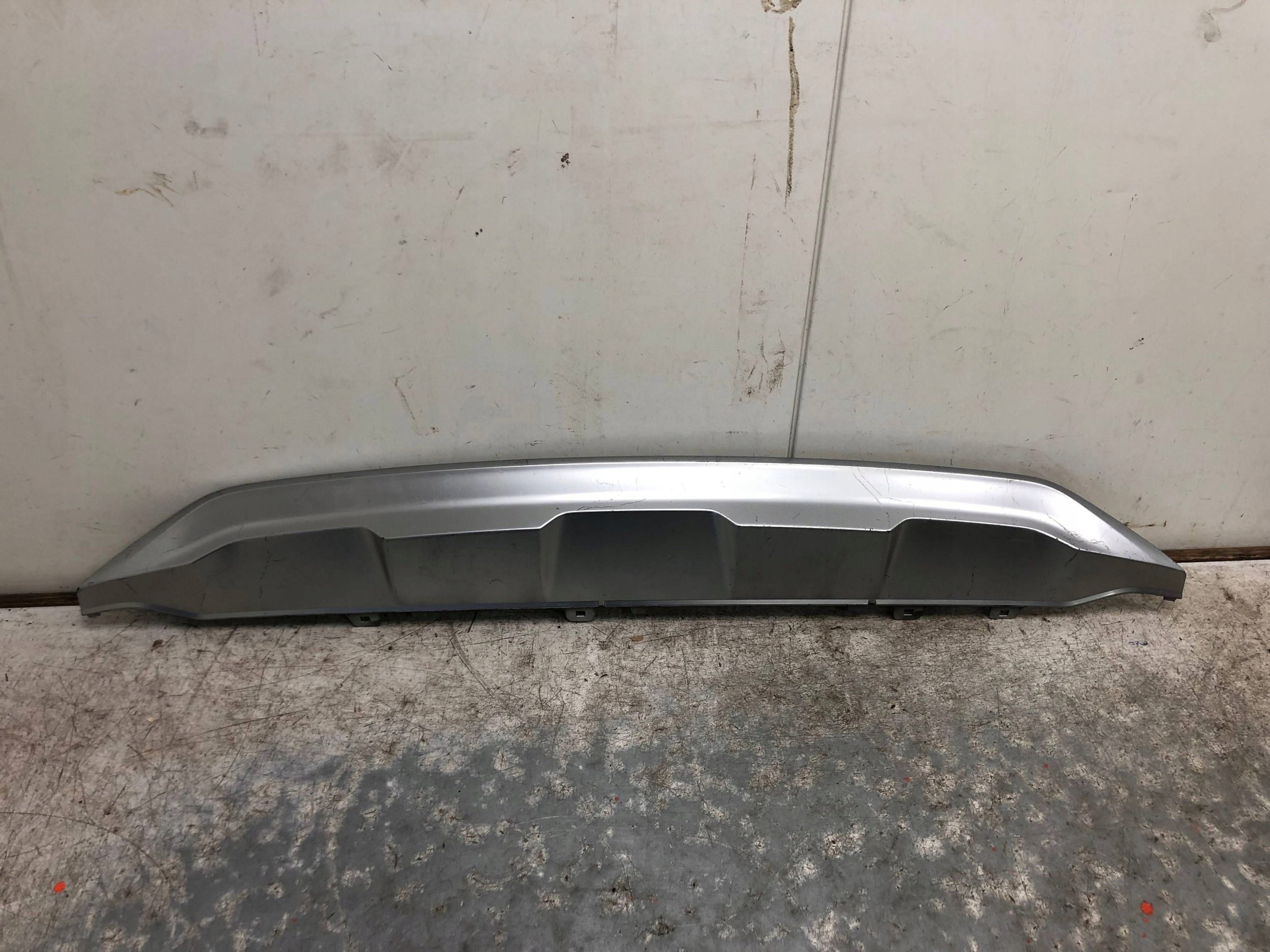 diffuseur accessoires pare choc arrière AUDI A6 C8 ALLROAD 4K9807835