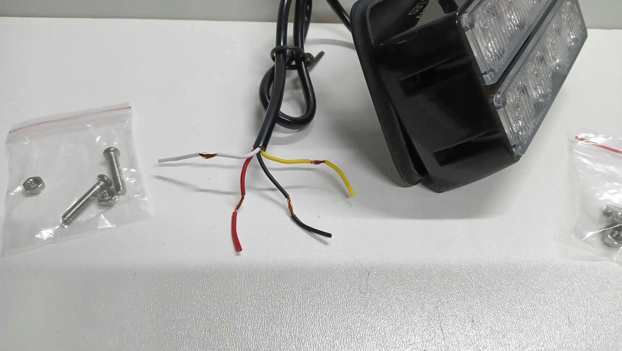 LAMPA LED STROBOSKOP PILOT POMOC DROGOWA LAWETA Informacje dodatkowe żarówki w zestawie