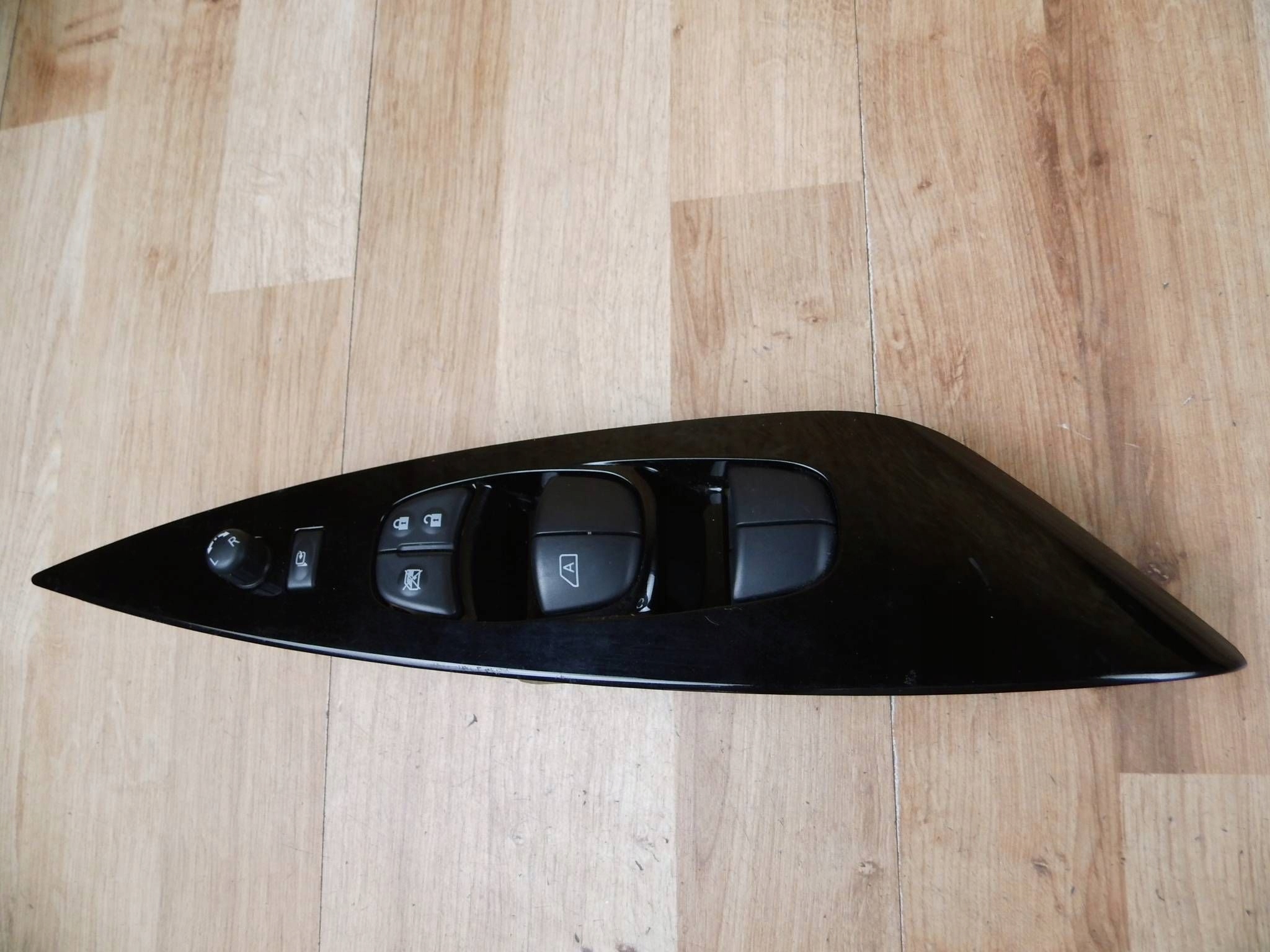 Nissan Leaf II ZE1 2017+ panel window control switch left front front