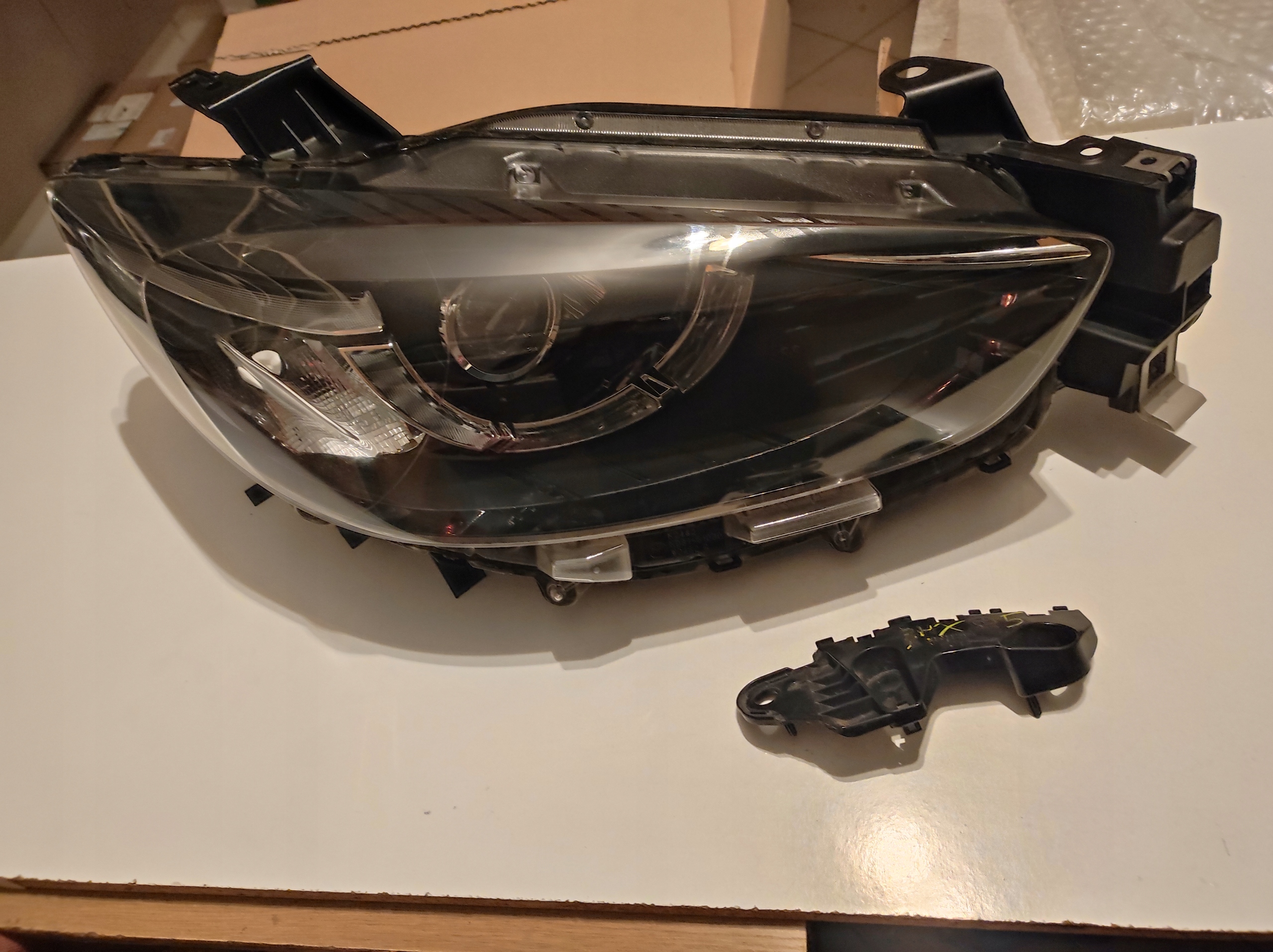 MAZDA CX-5 РЕСТАЙЛІНГ ФАРИ ПОВНИЙ КОМПЛЕКТ LED Ka1f51030h