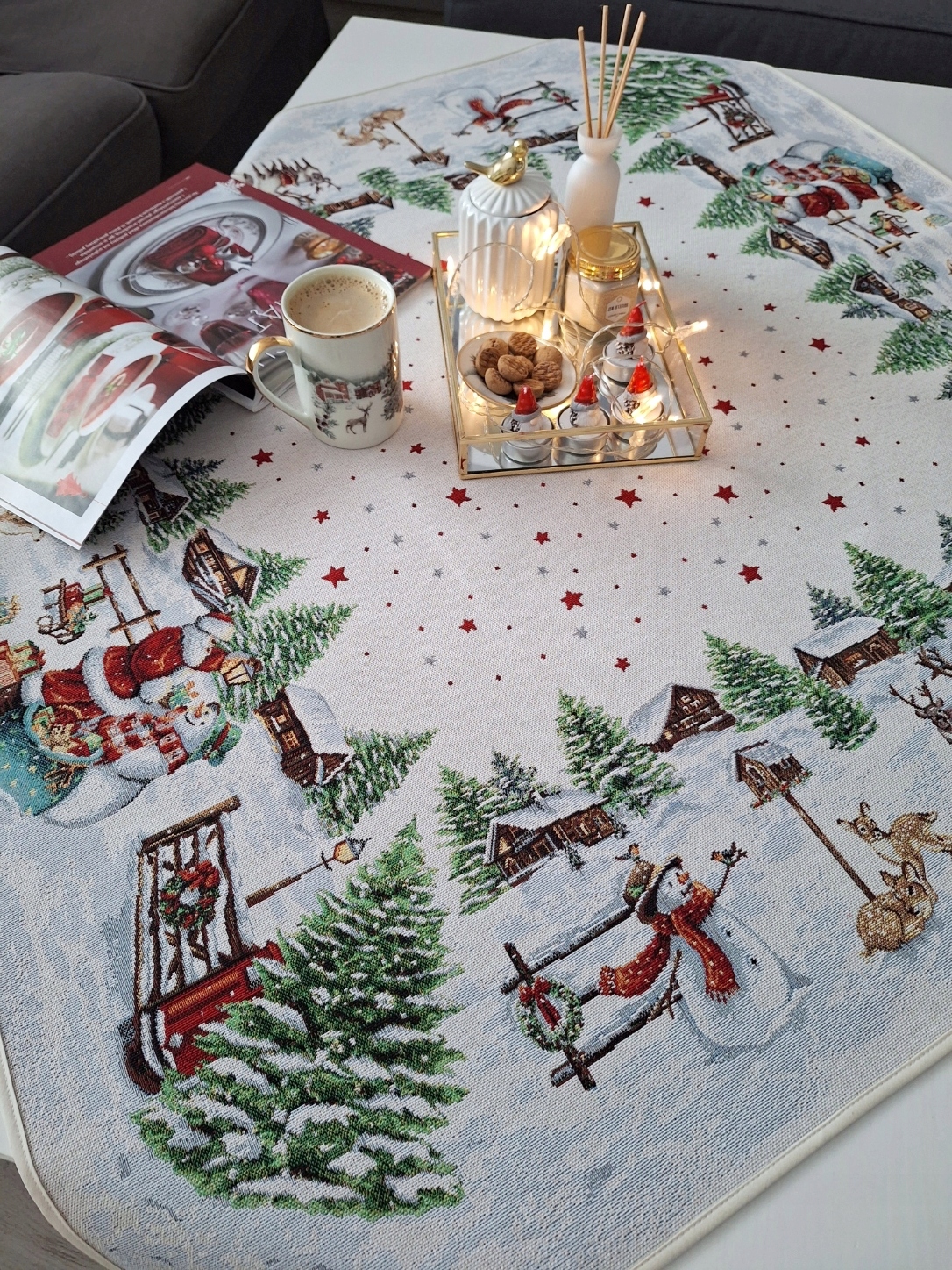 Ubrus se Santa Clausem 100x100 cm V07