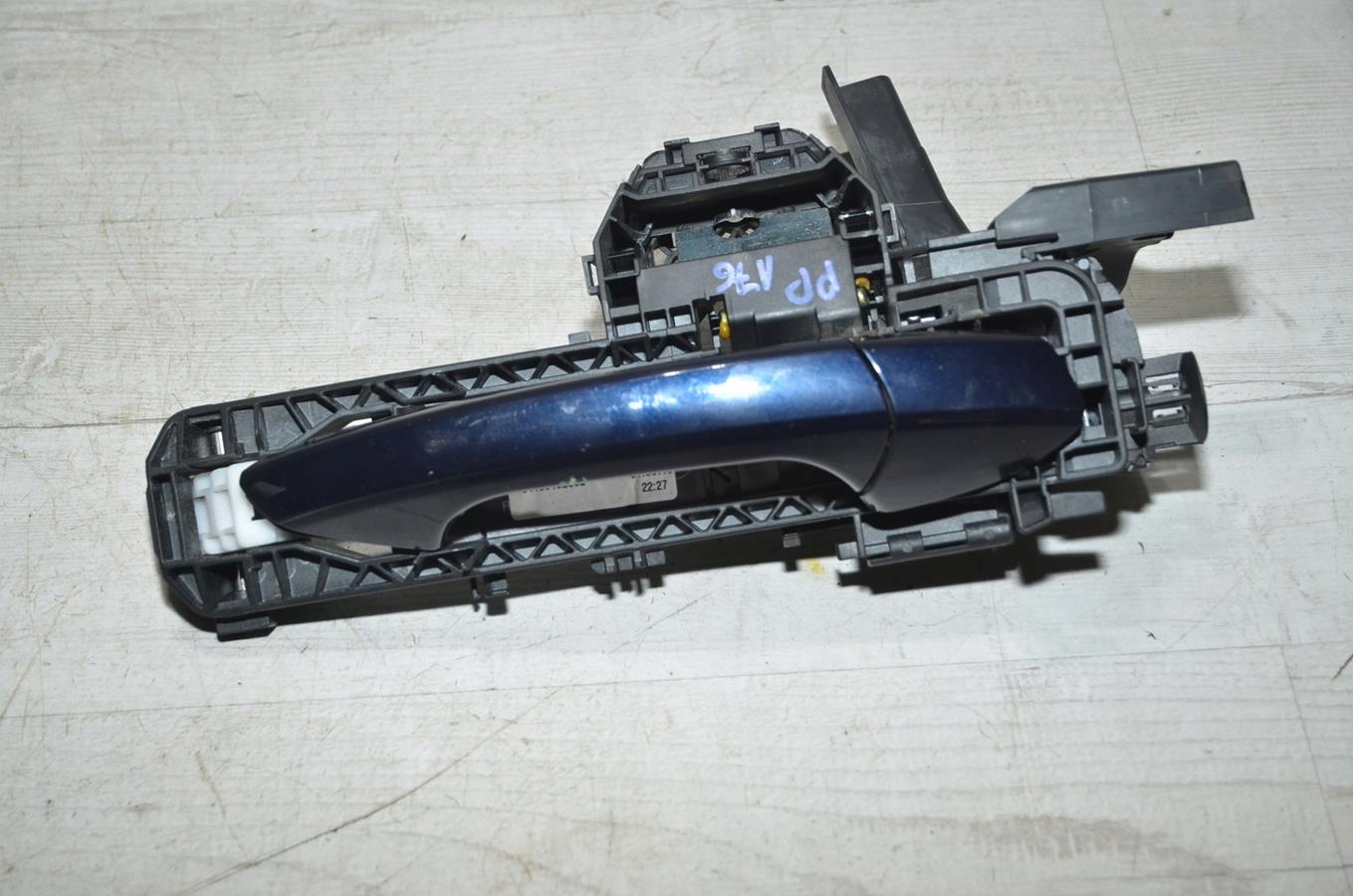 handle right front Mercedes W176 lift