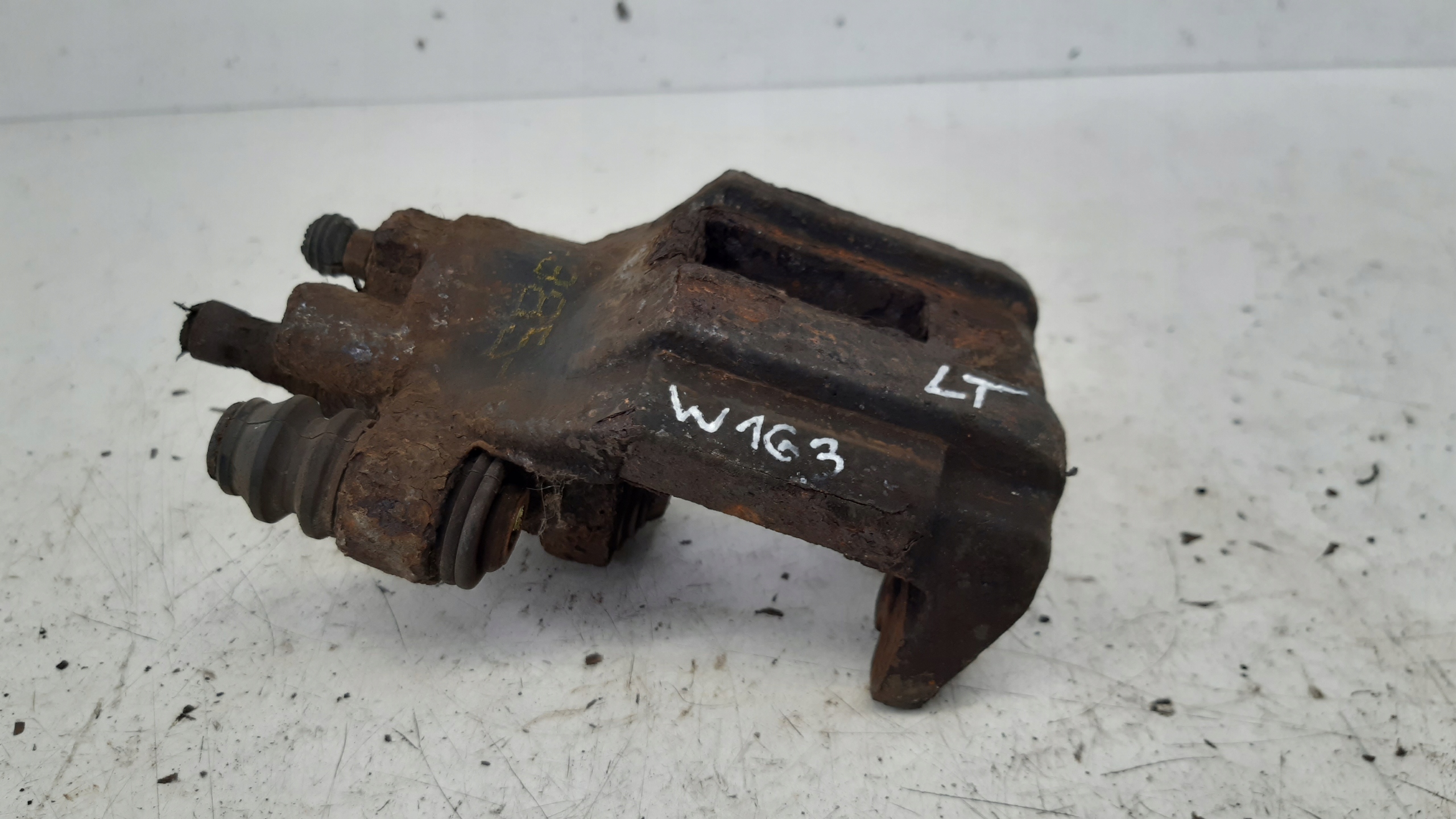 caliper left rear part Mercedes ML W163