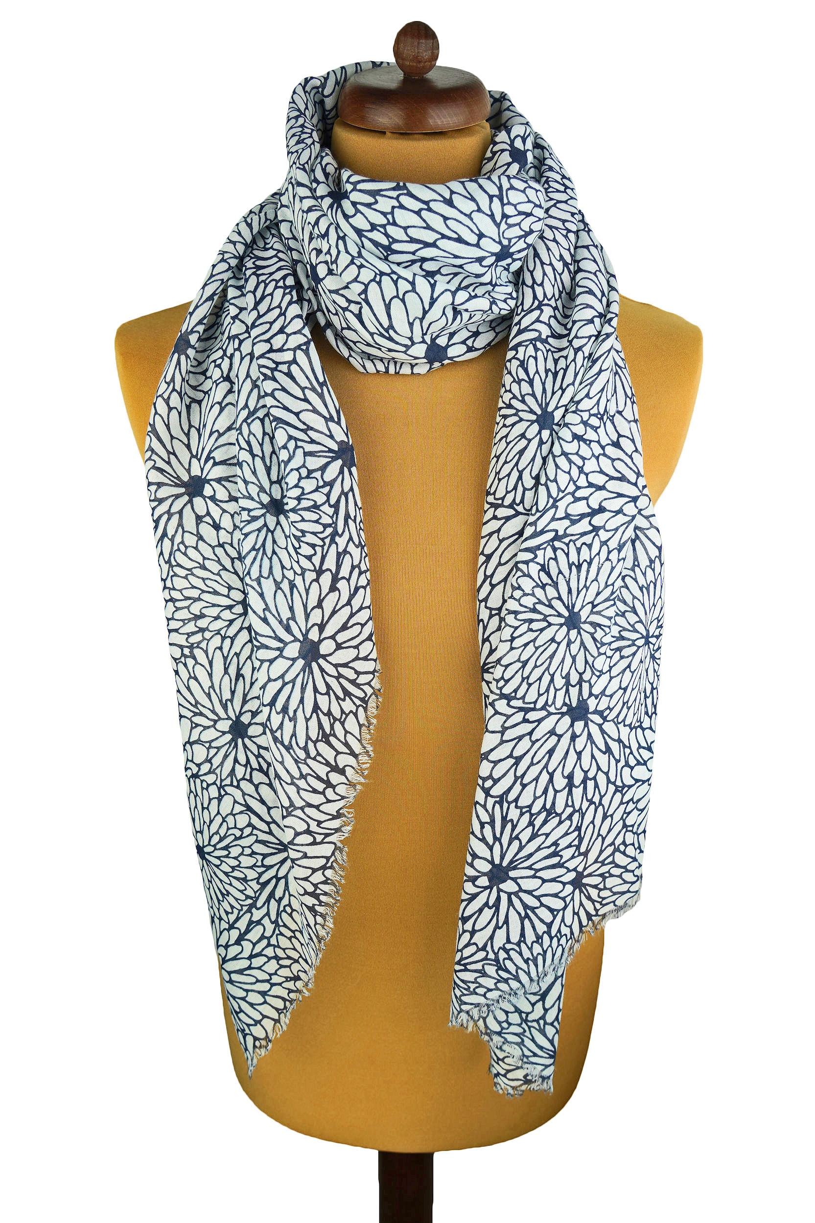 SZAL DAMSKI MOTYW ROŚLINNY KWIATY BIAŁO GRANATOWE