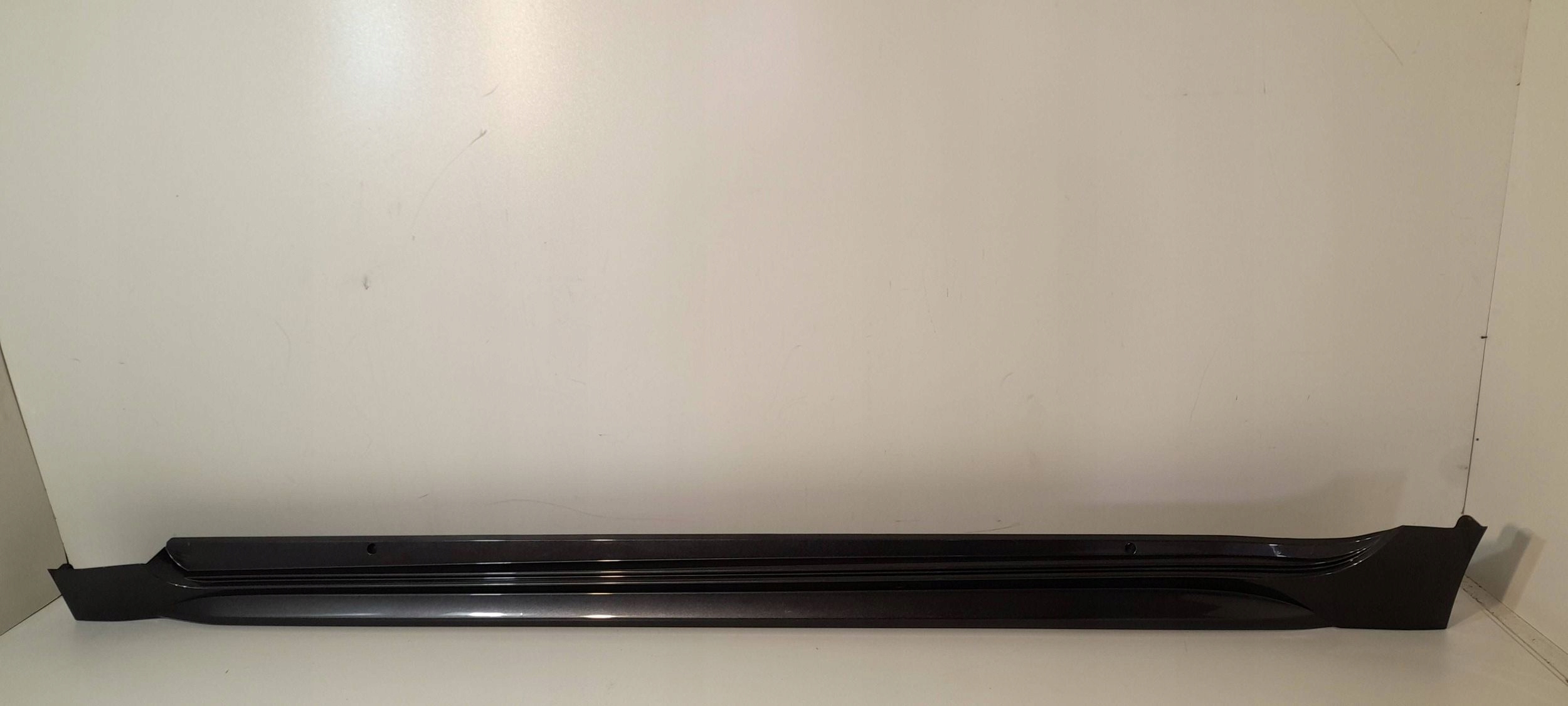 Toyota Corolla E21 Kombi moulding threshold left 7586002220 1G3 (LS12)