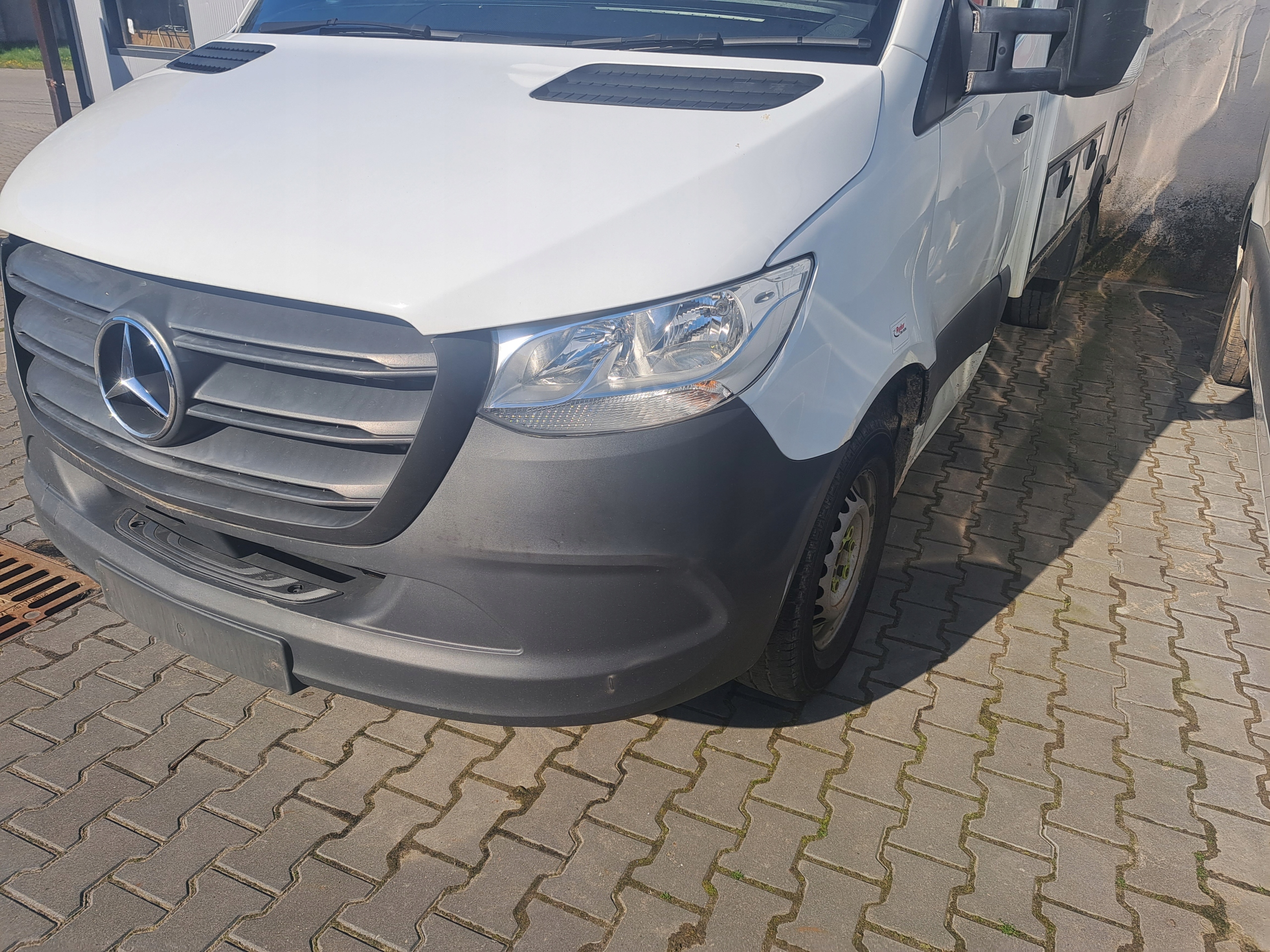 Mercedes Sprinter W907 18- LEWA ĆWIARTKA PRZÓD Numer katalogowy części Mercedes Sprinter W907 18- LEWA ĆWIARTKA PRZÓD