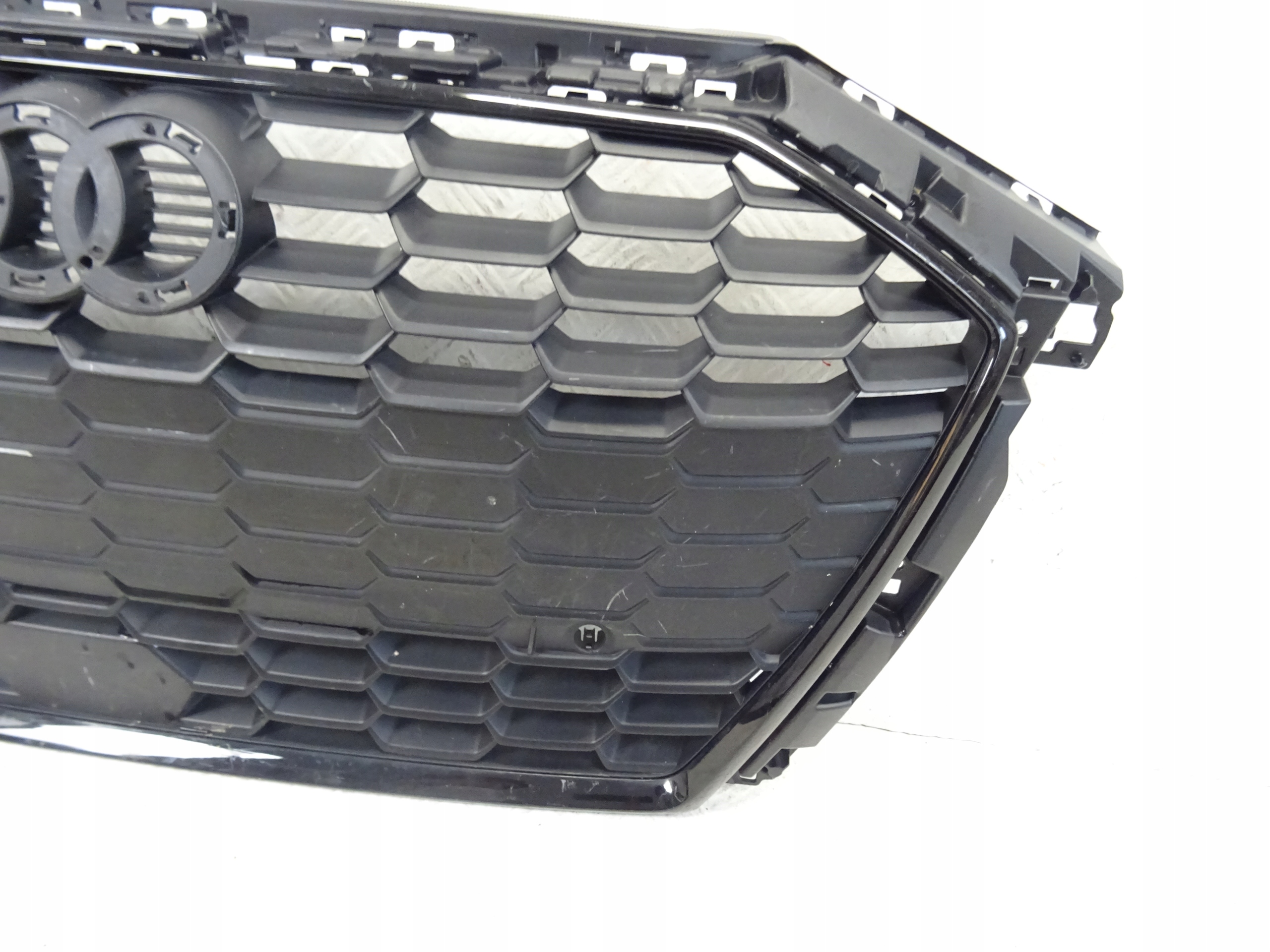 maska maska přední předek AUDI A3 8Y BASIC S-LINE 8Y0853651B