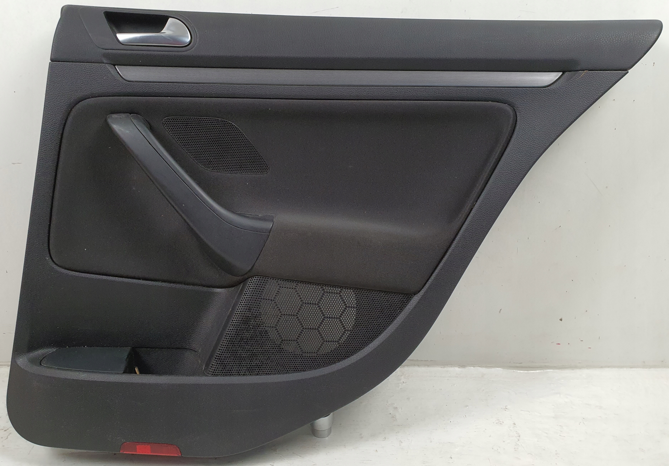 TAPICERKA BOCZEK DRZWI PRAWY TYŁ VW GOLF VI KOMBI