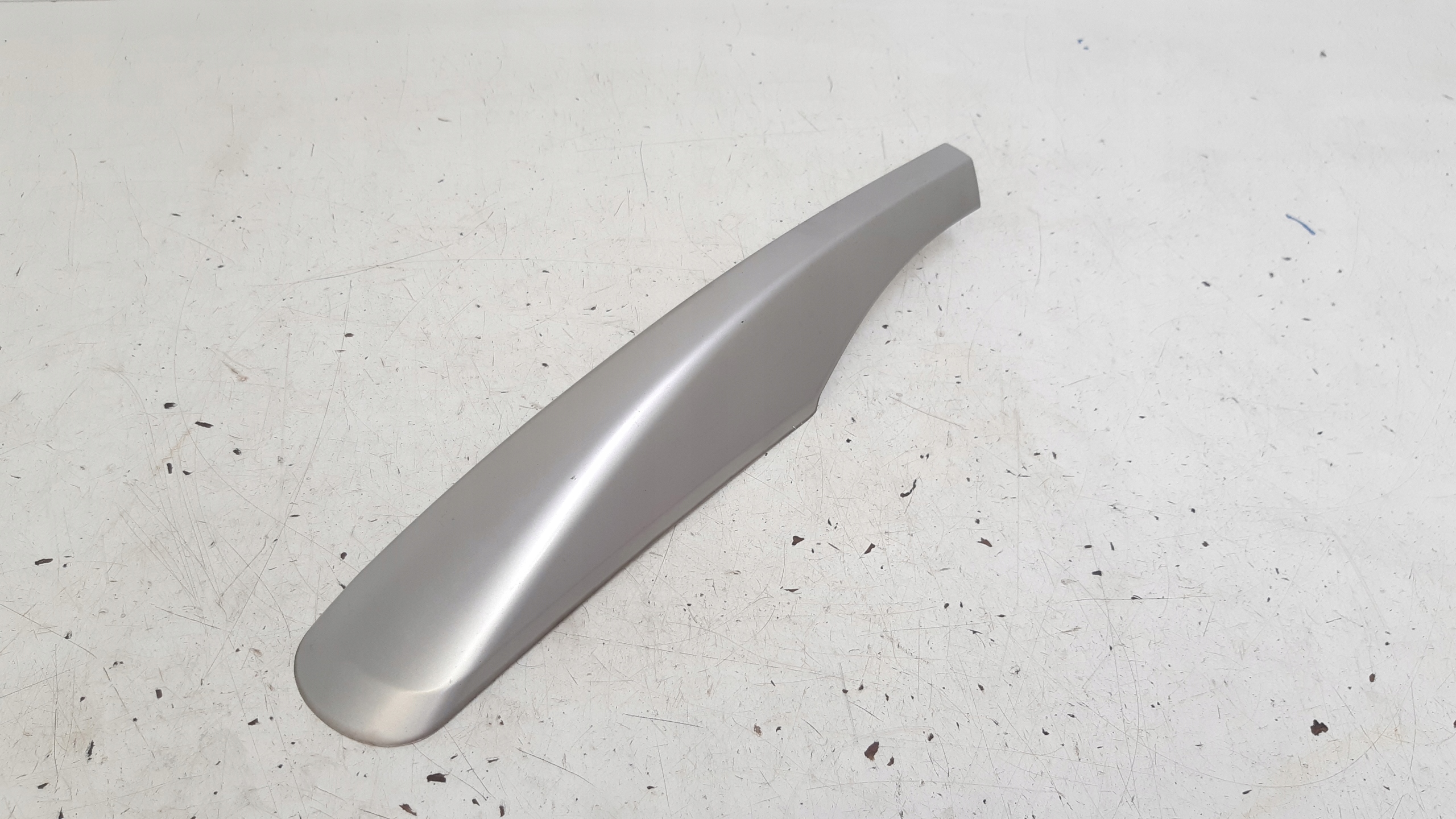spoiler relingu left front Chevrolet Captiva