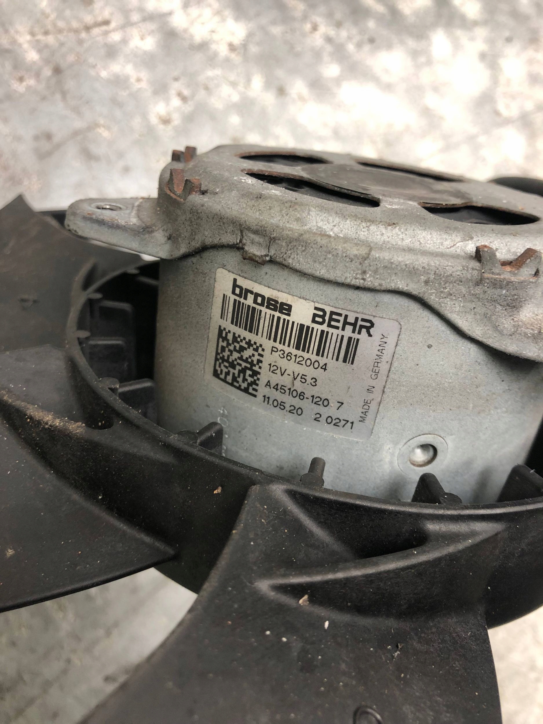 vrtule ventilátor chladiče OPEL INSIGNIA A 2.0T 3612004
