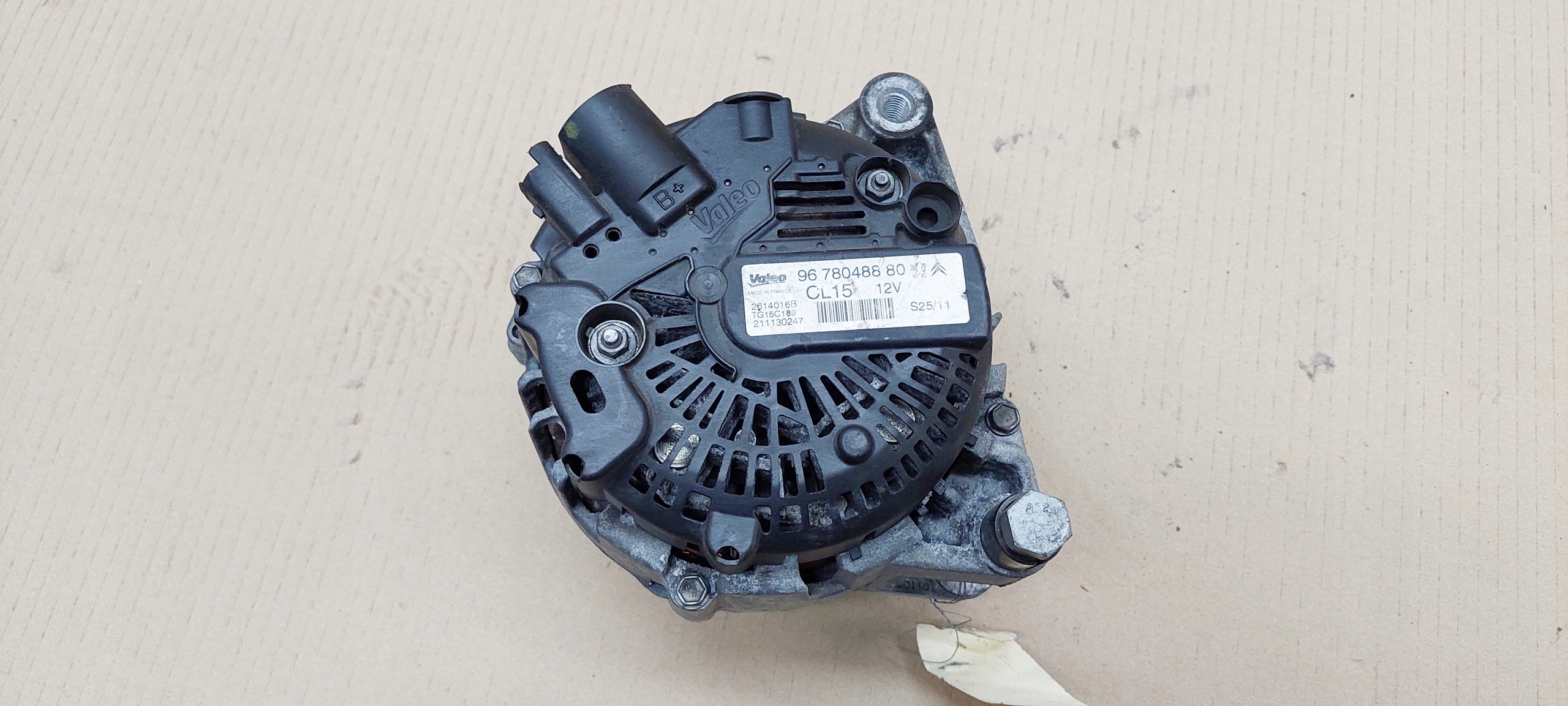 Alternator Citroen Peugeot 1.6 HDI Stan opakowania zastępcze